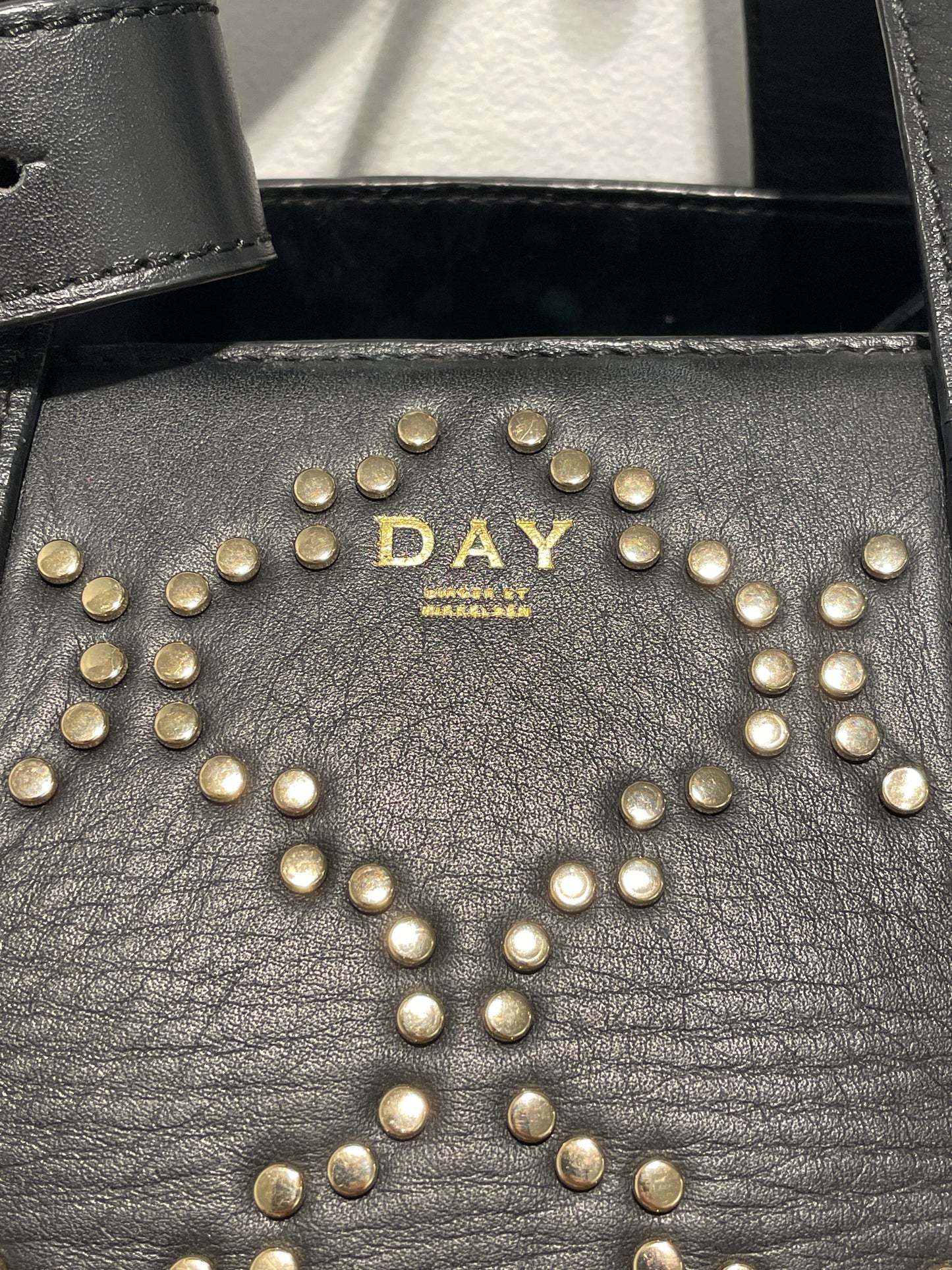 DAY - Studded Suede Tote Bag - 32/40 x 25 x 25 cm - Black & Gold