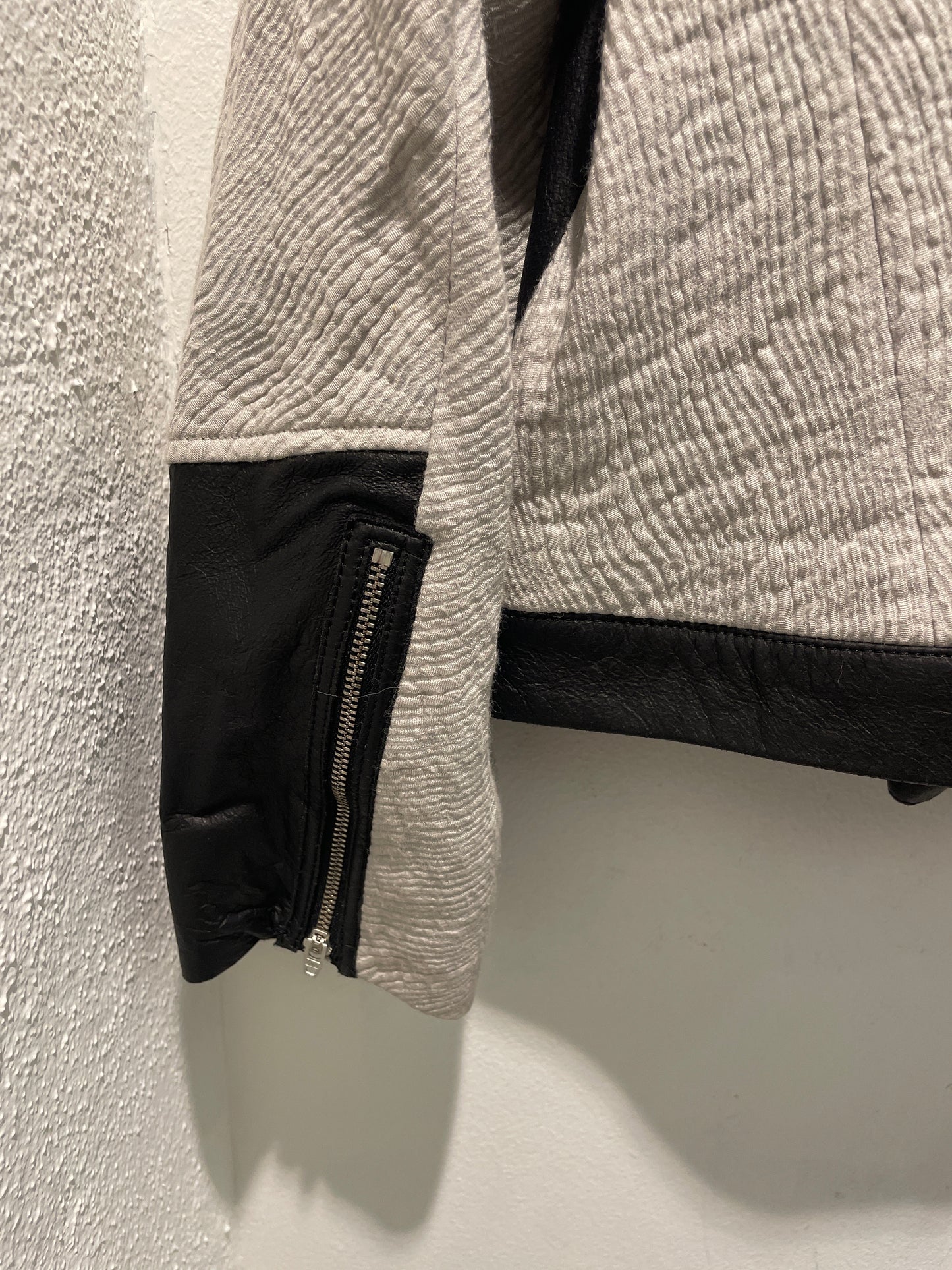 Helmut Lang Jacket – Light Grey & Black Leather - M