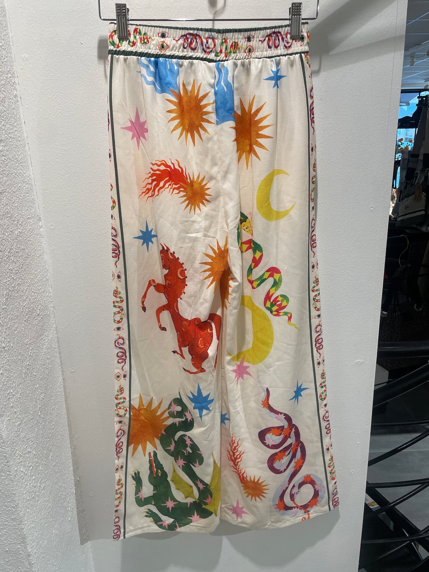 Pants - White w. horse & sun - Medinas Wardrobe - S
