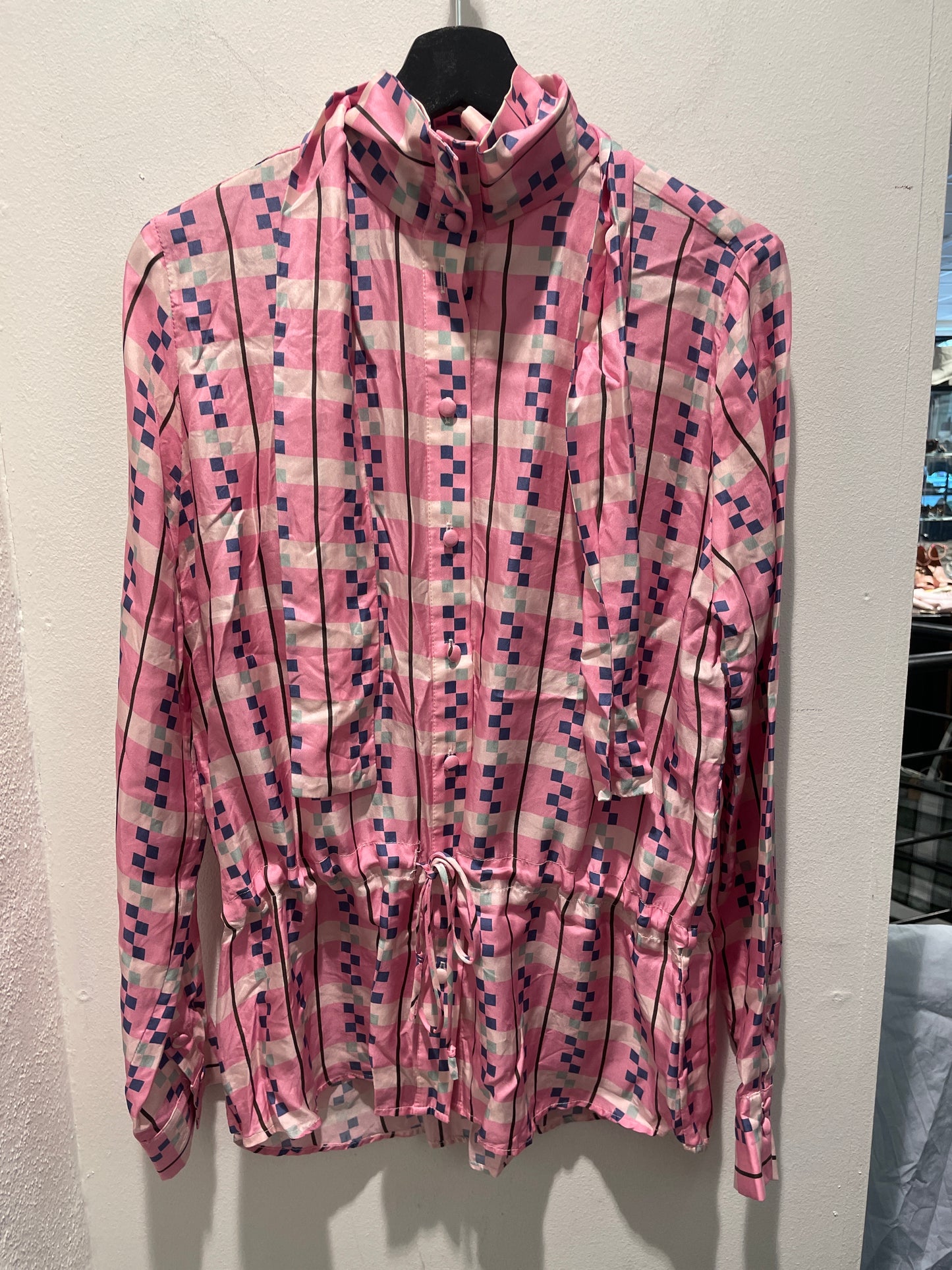 Saks Potts blouse – Pink patterned silk shirt with tie-neck in size EU38