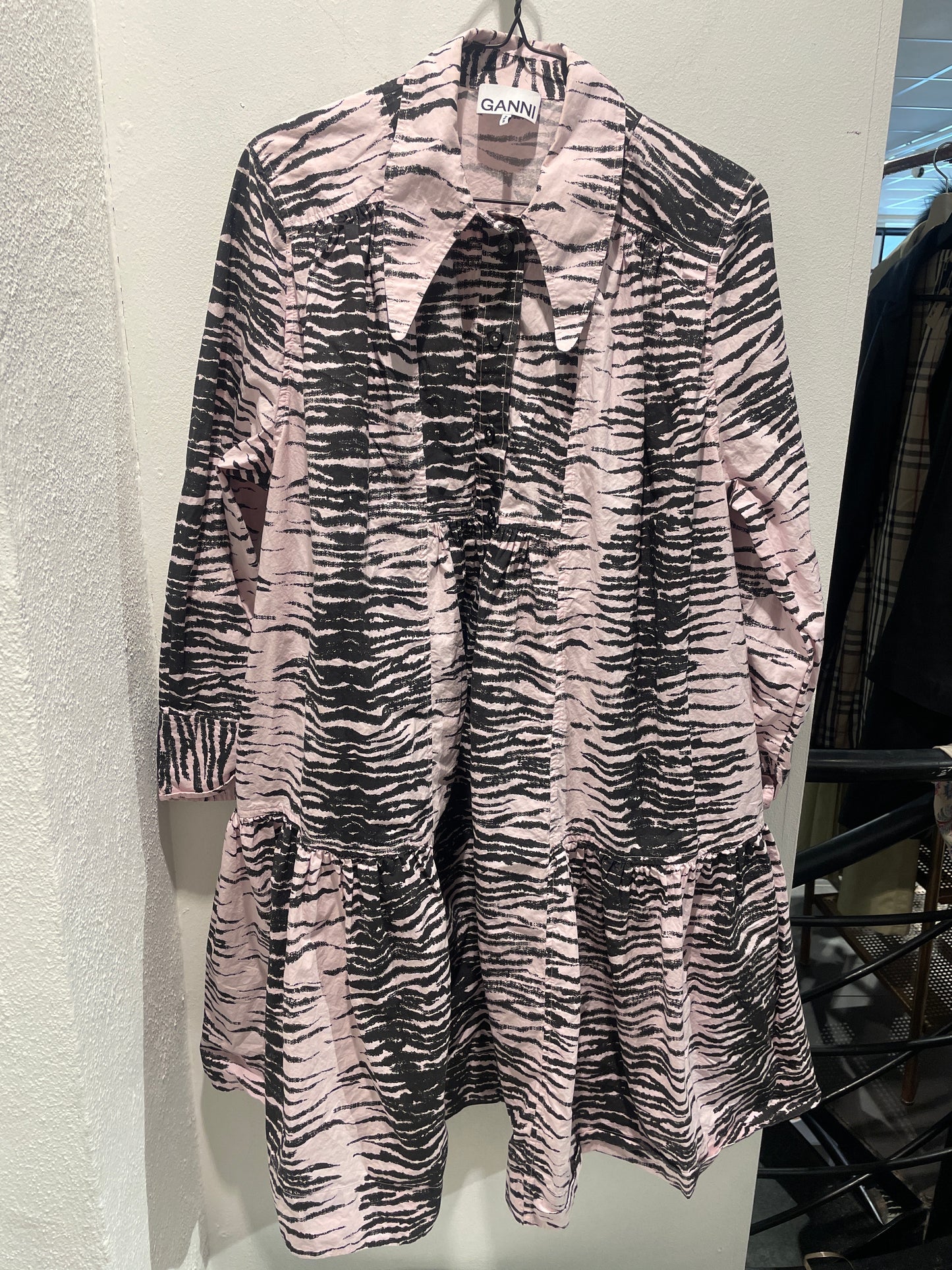 Ganni - oversized dress - Rose & Black - EU40