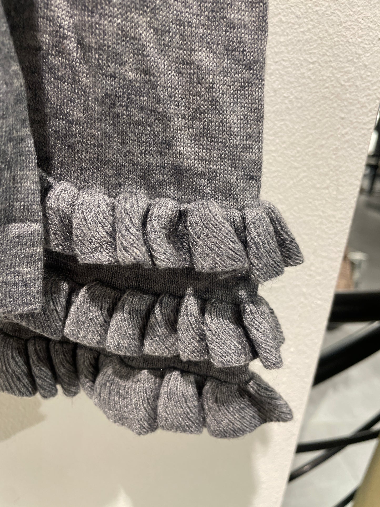 Munthe - Knit w. frills - black - EU38 - Medinas Wardrobe