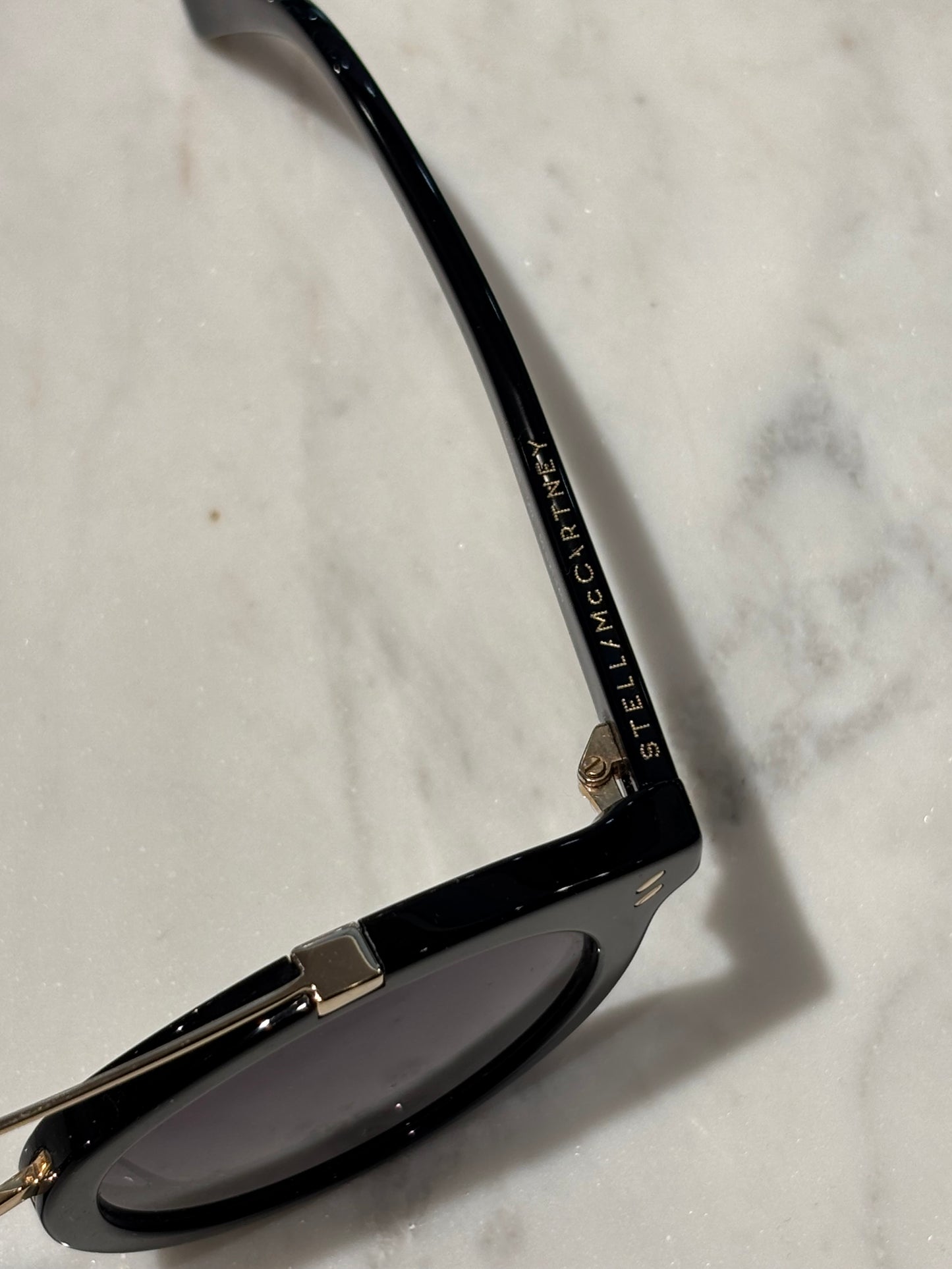 Stella McCartney - Sunglasses - Black w. Gold - Medinas Wardrobe