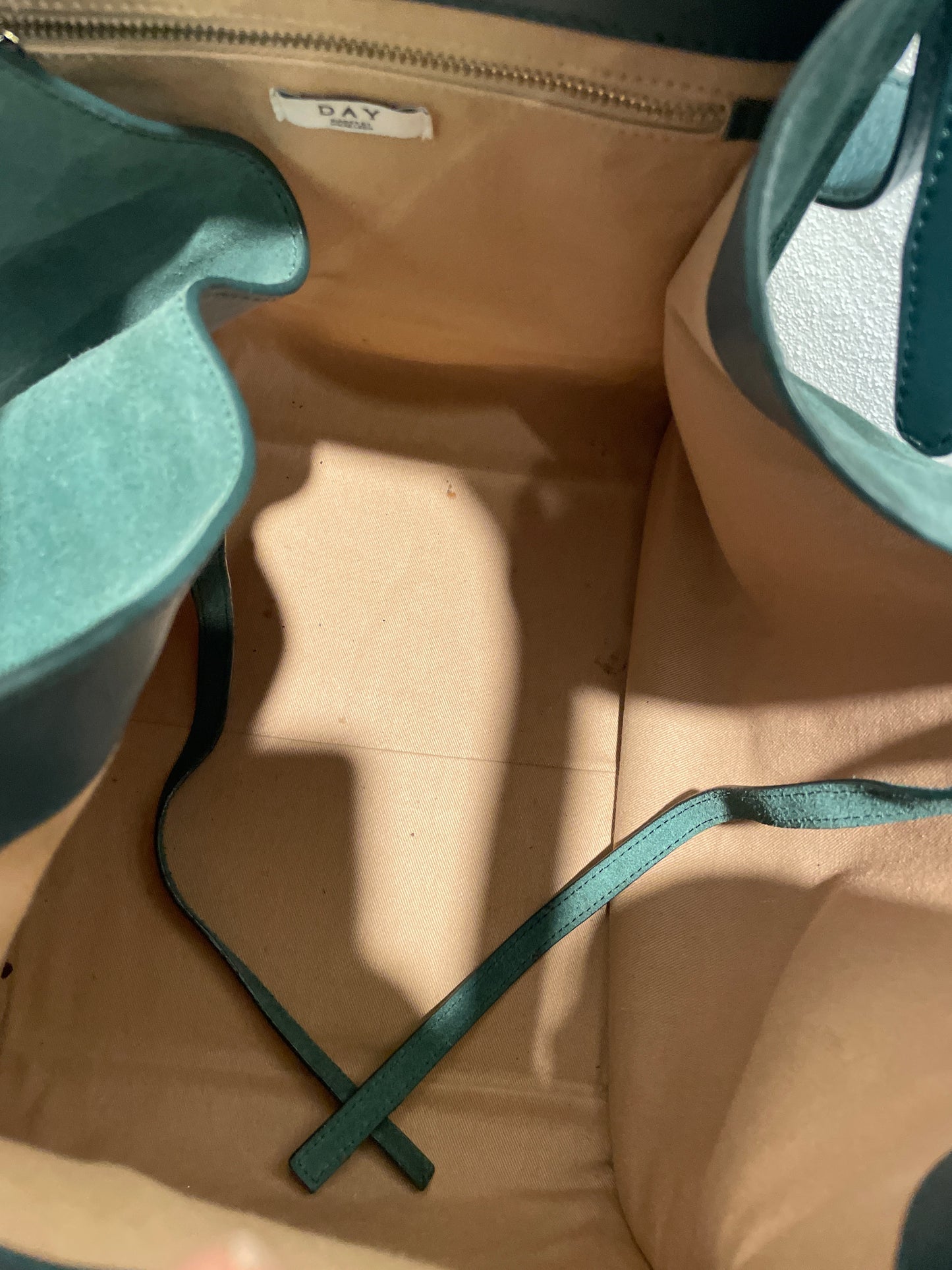 DAY Suede Winged Tote Bag. - 32/40 x 25 x 25 cm Tote - Deep Green