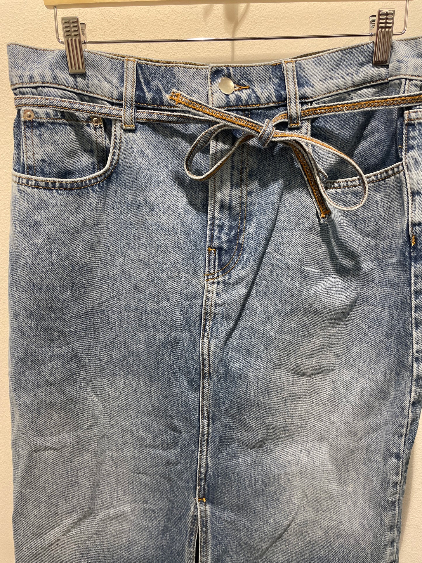 DAY — Denim Midi Skirt with Front Slit and Tie Belt - Size EU 38