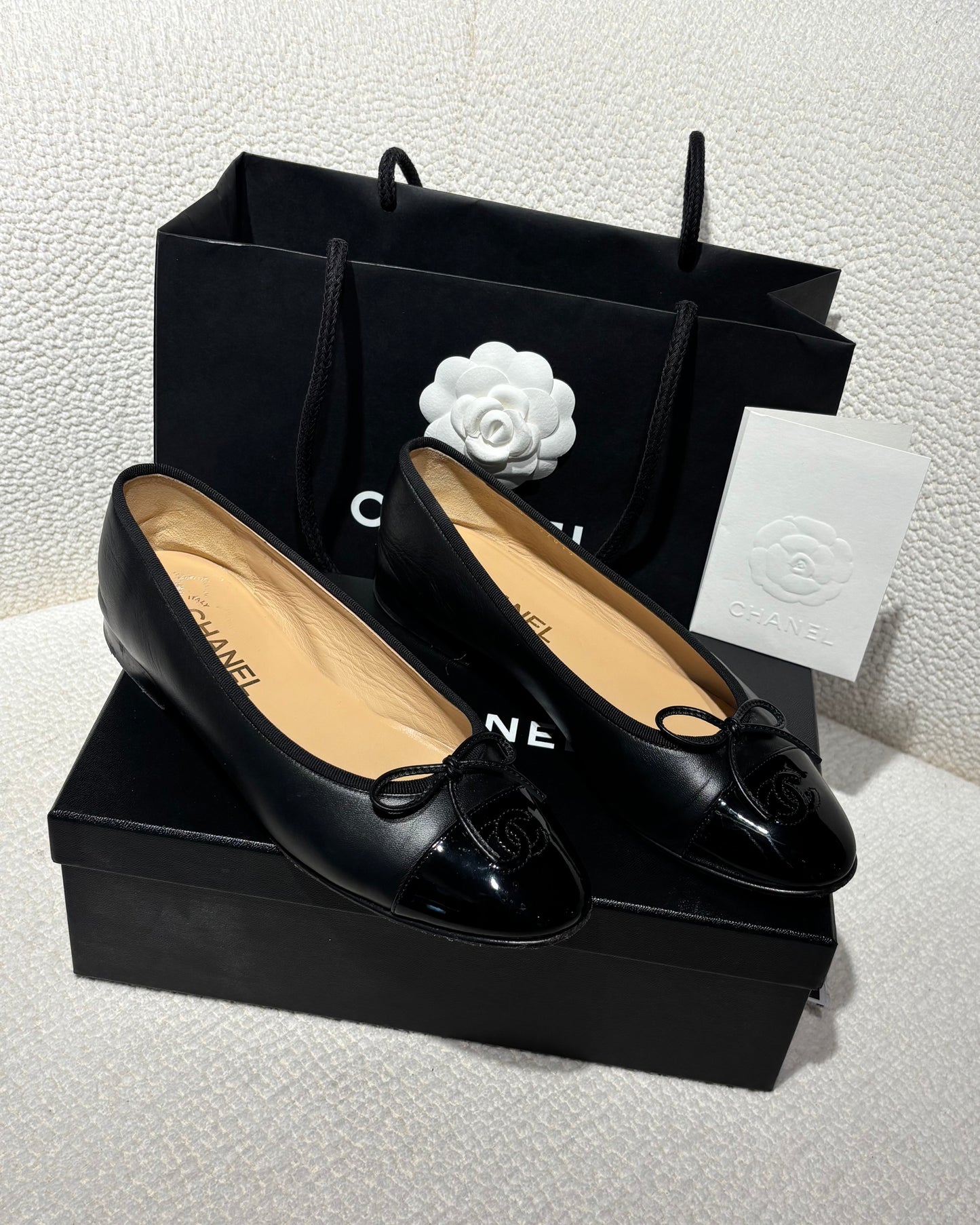 Chanel ballerinas - Black lambskin & patent leather - EU 39,5 - 2025 Collection