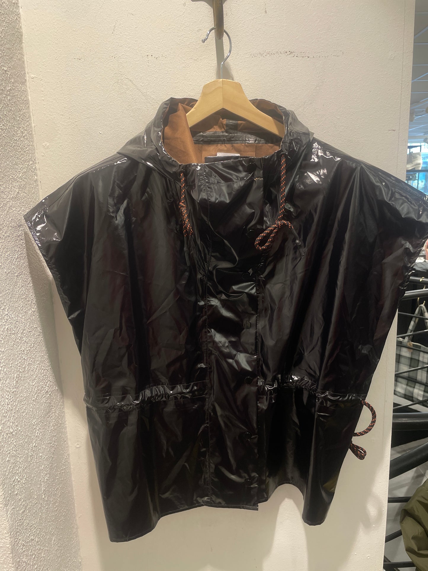 DAY - Exclusive Rain Vest / Poncho in Black Patent Look with Cognac Lining - One Size