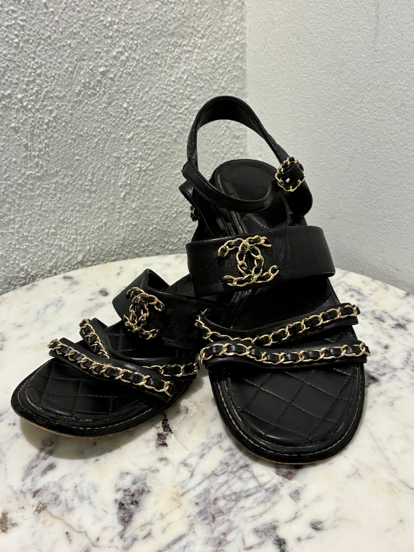 Chanel sandals – Black / Gold -EU 39 C - Medinas Wardrobe