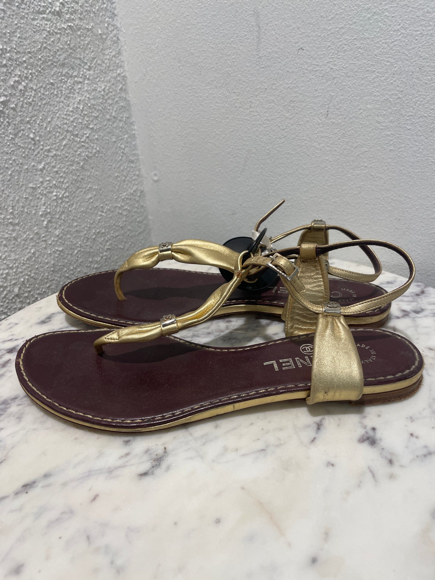 Chanel Metallic Gold Leather CC Sandals – 38
