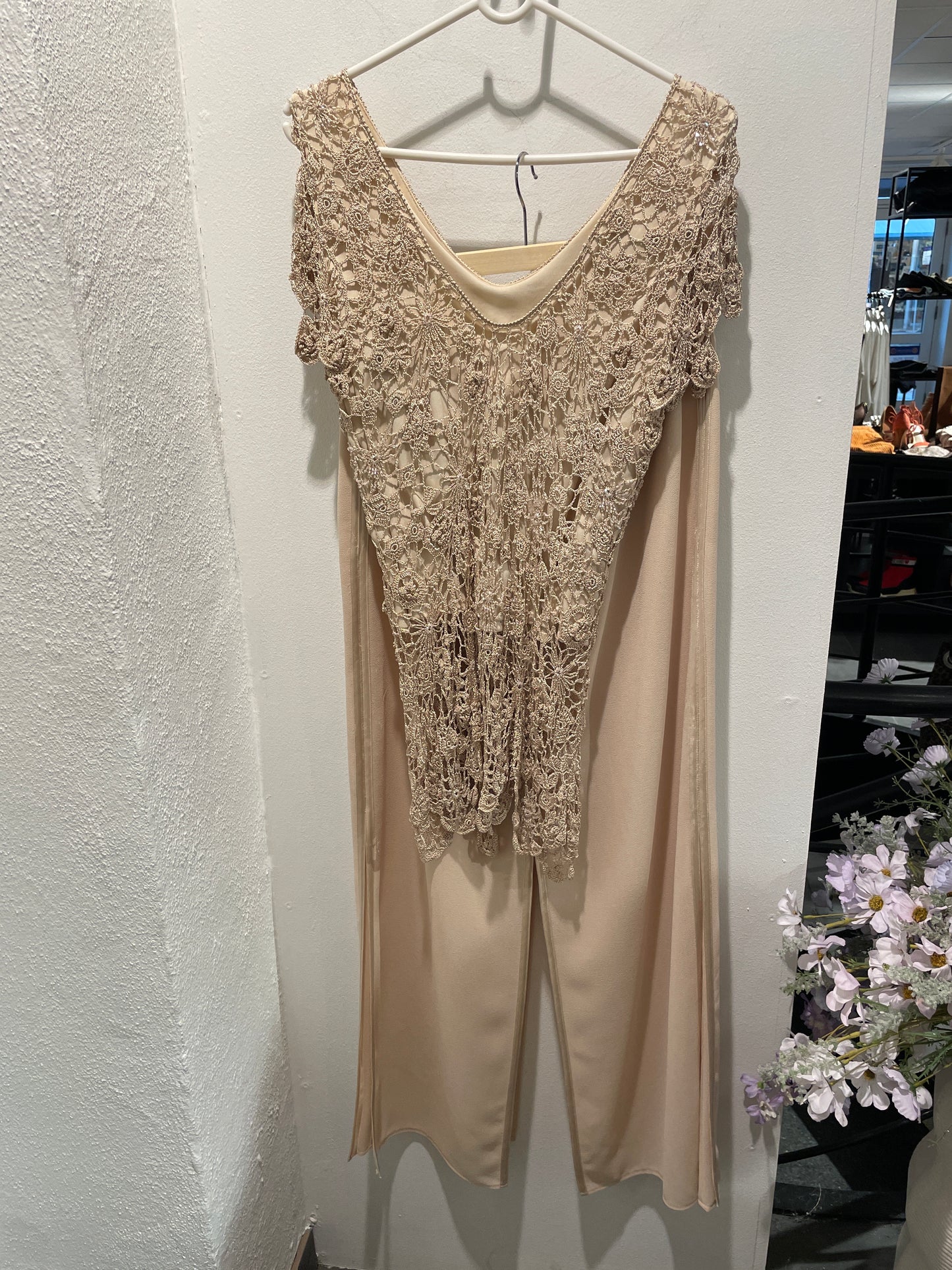 Molly Jo - open skirt and lace top - EU40