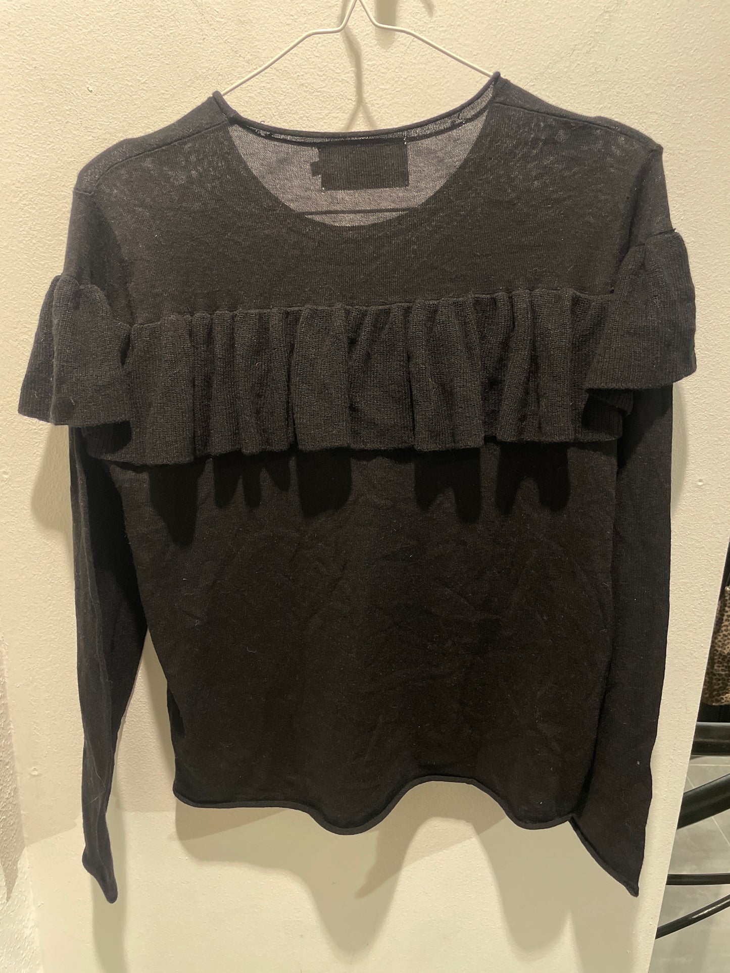 Munthe - Knit w. frills - black - EU38 - Medinas Wardrobe