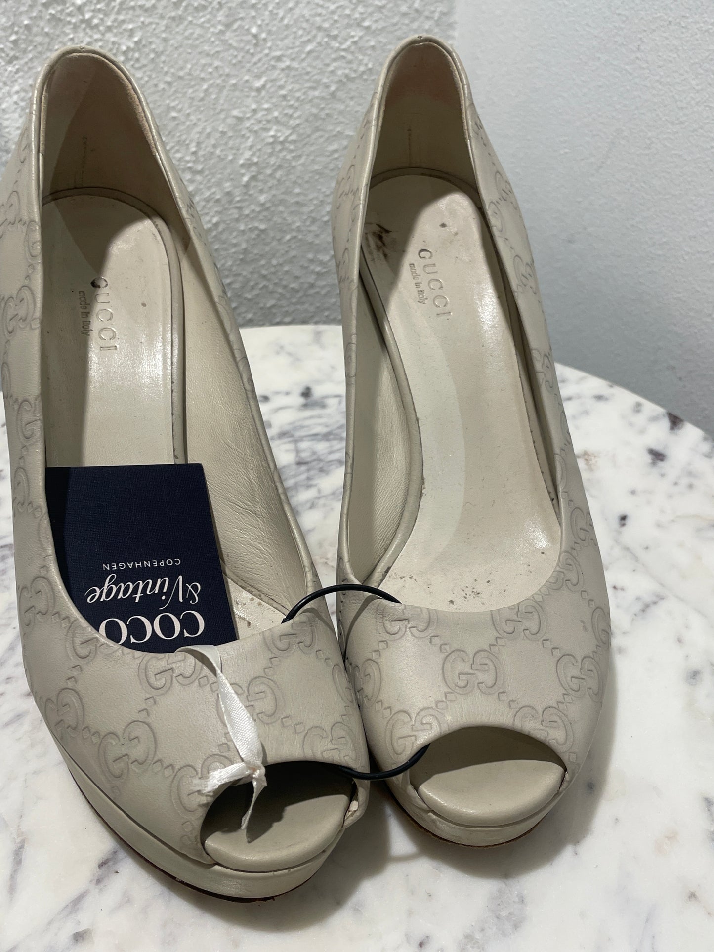 Gucci Guccissima Off-White Embossed Leather Peep-Toe Platform Pumps - 38