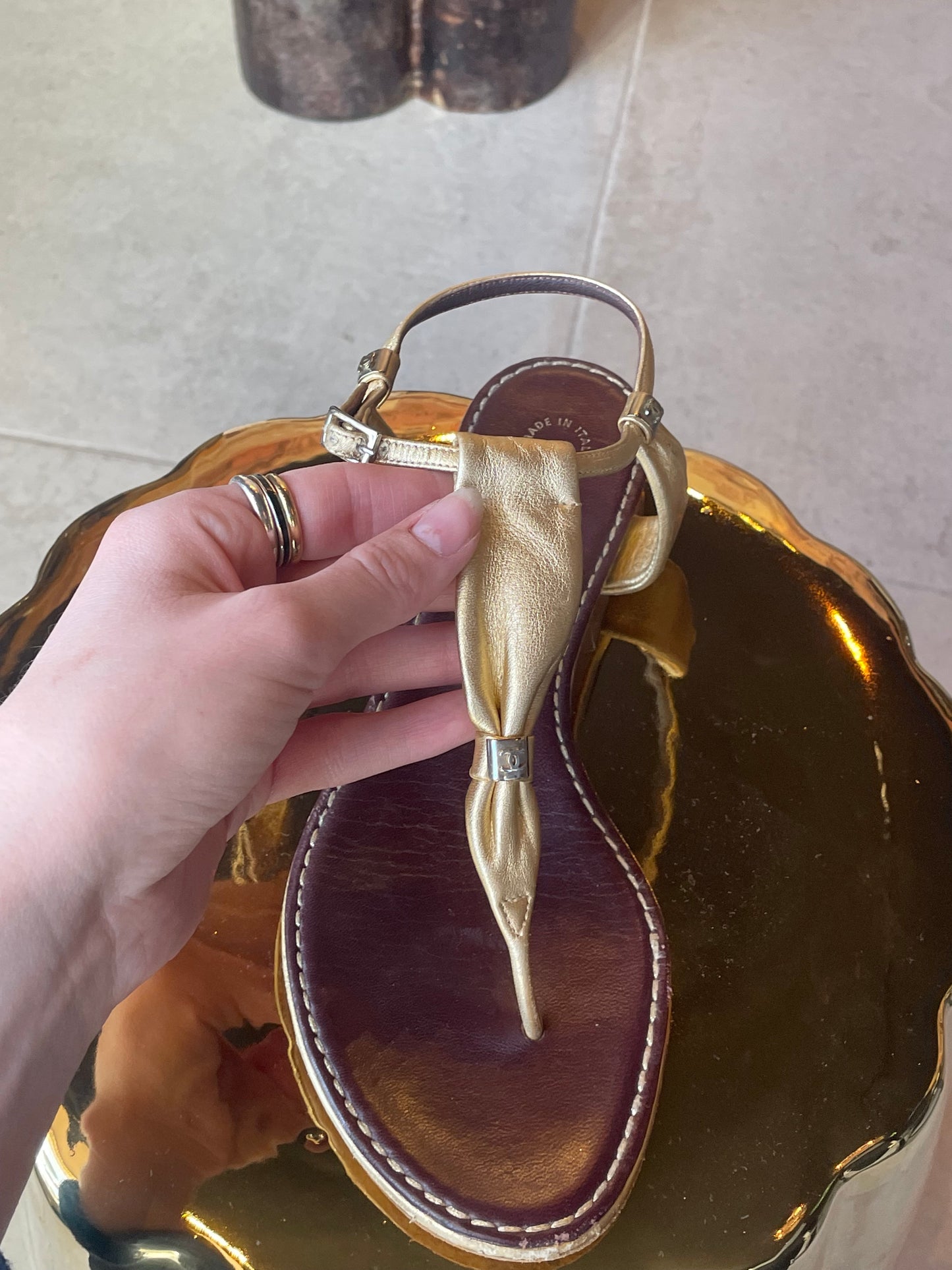 Chanel - Sandal i guld