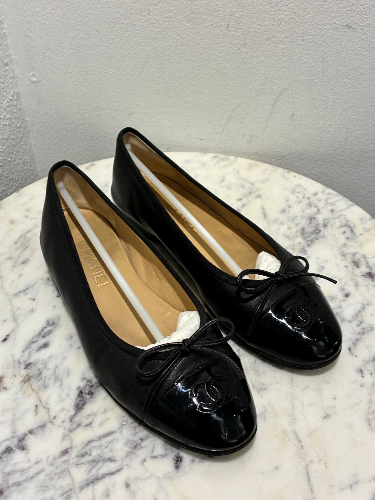 Chanel Ballerinas - Black Lambskin & Patent Leather - EU 38