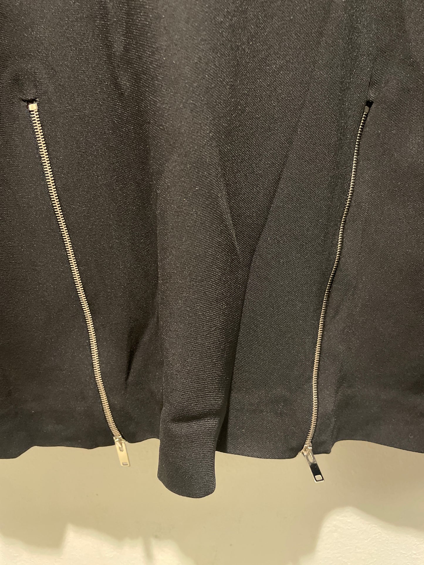 Stella McCartney Minimalist Zipper-Detail Blouse – Size IT42 (Fits like EU 38 / M)