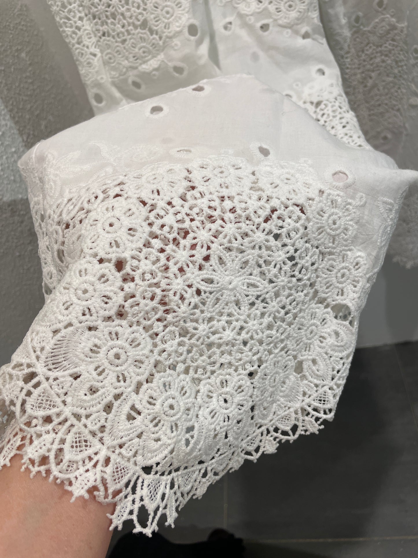 Valerie Khalfon Paris - White Lace Pants - Medinas Wardrobe - EU38