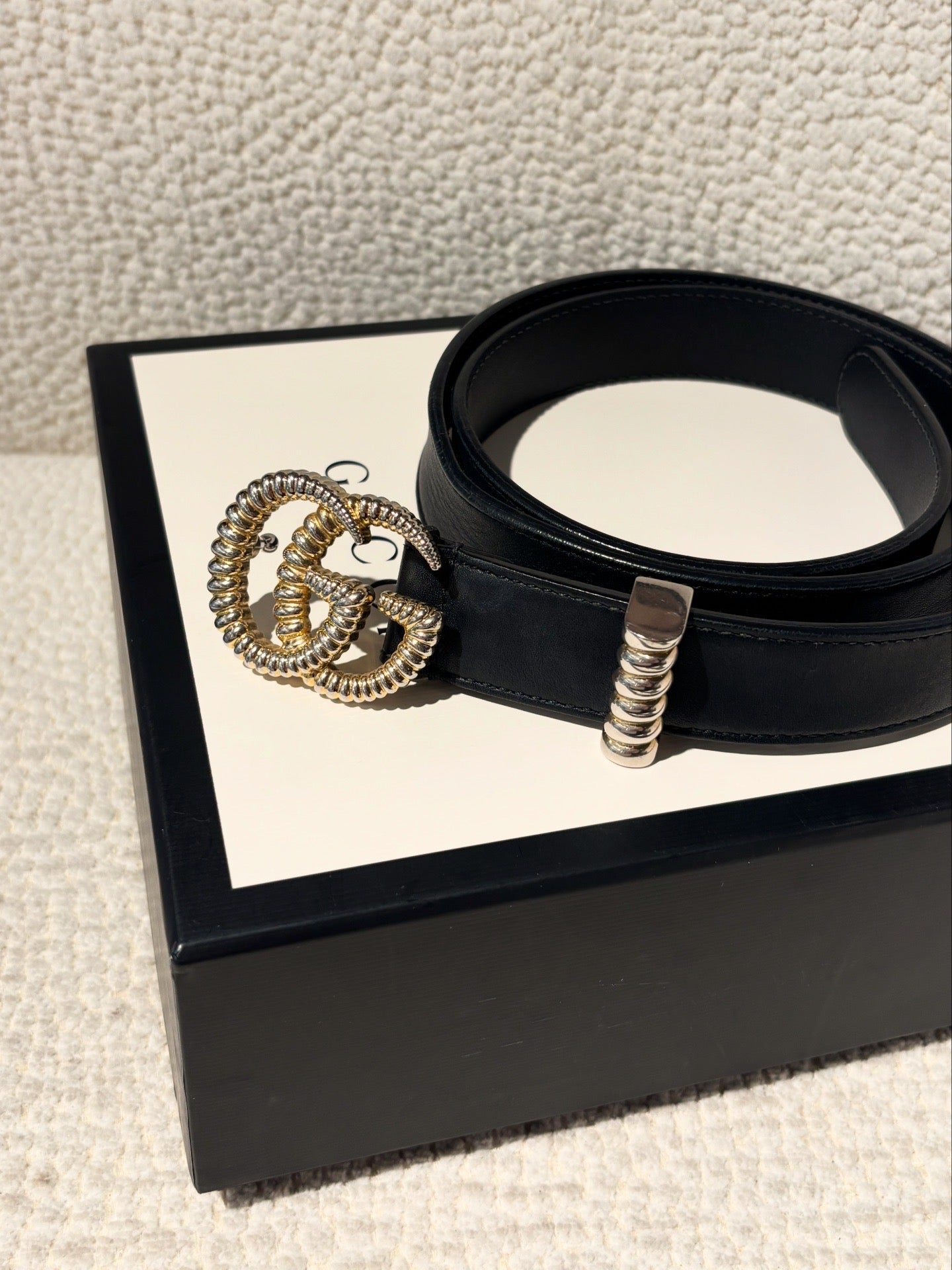 Gucci GG Slim Belt - Black with Unique Gold GG Logo - Size 80