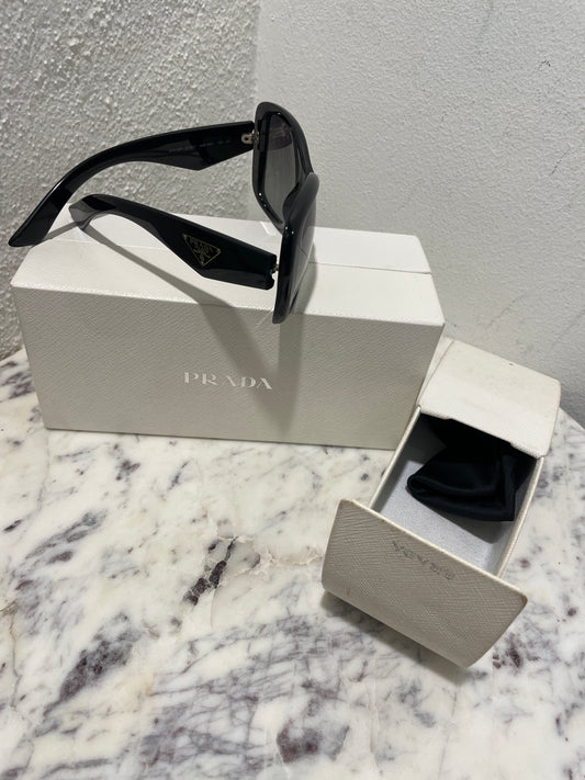 Prada Triangle Logo Sunglasses – One Size / Black