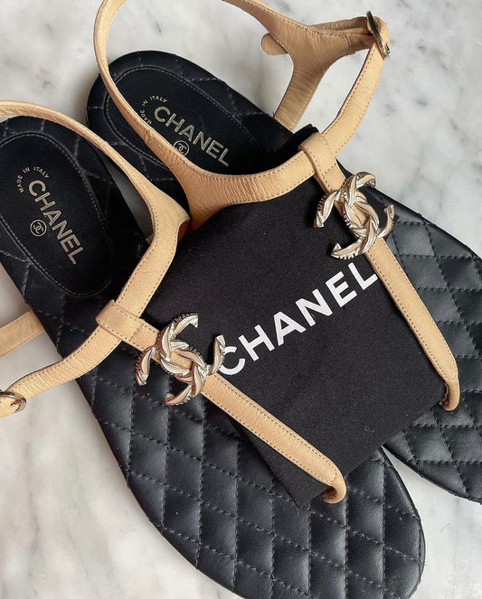 Chanel sandaler - Beige/sort - Stort logo