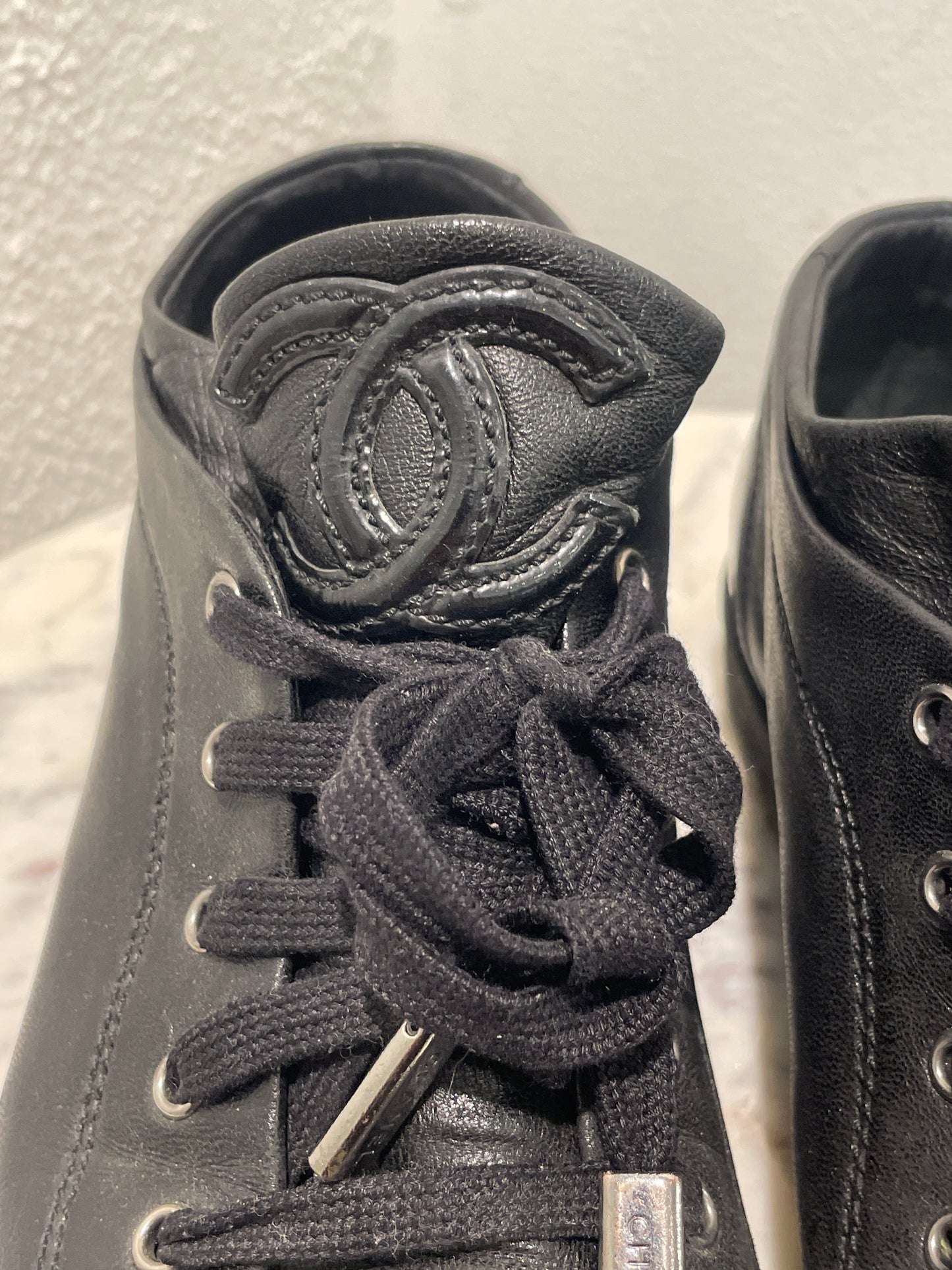 Chanel Vintage Patent & Grained Leather Low-Top Sneakers - 37