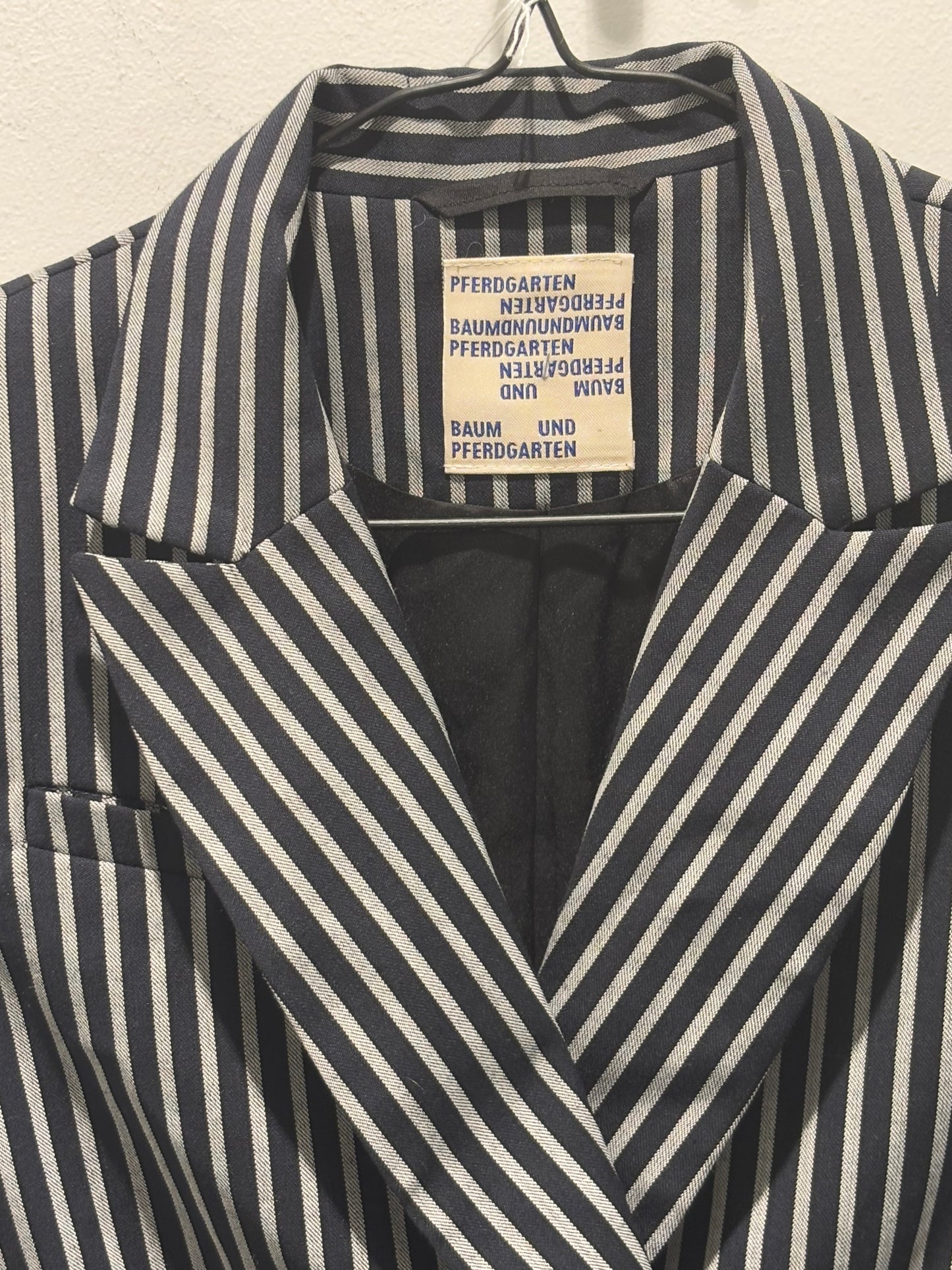 Baum & Pferdgarten - Navy blazer w. stripes - Medinas Wardrobe - S/M