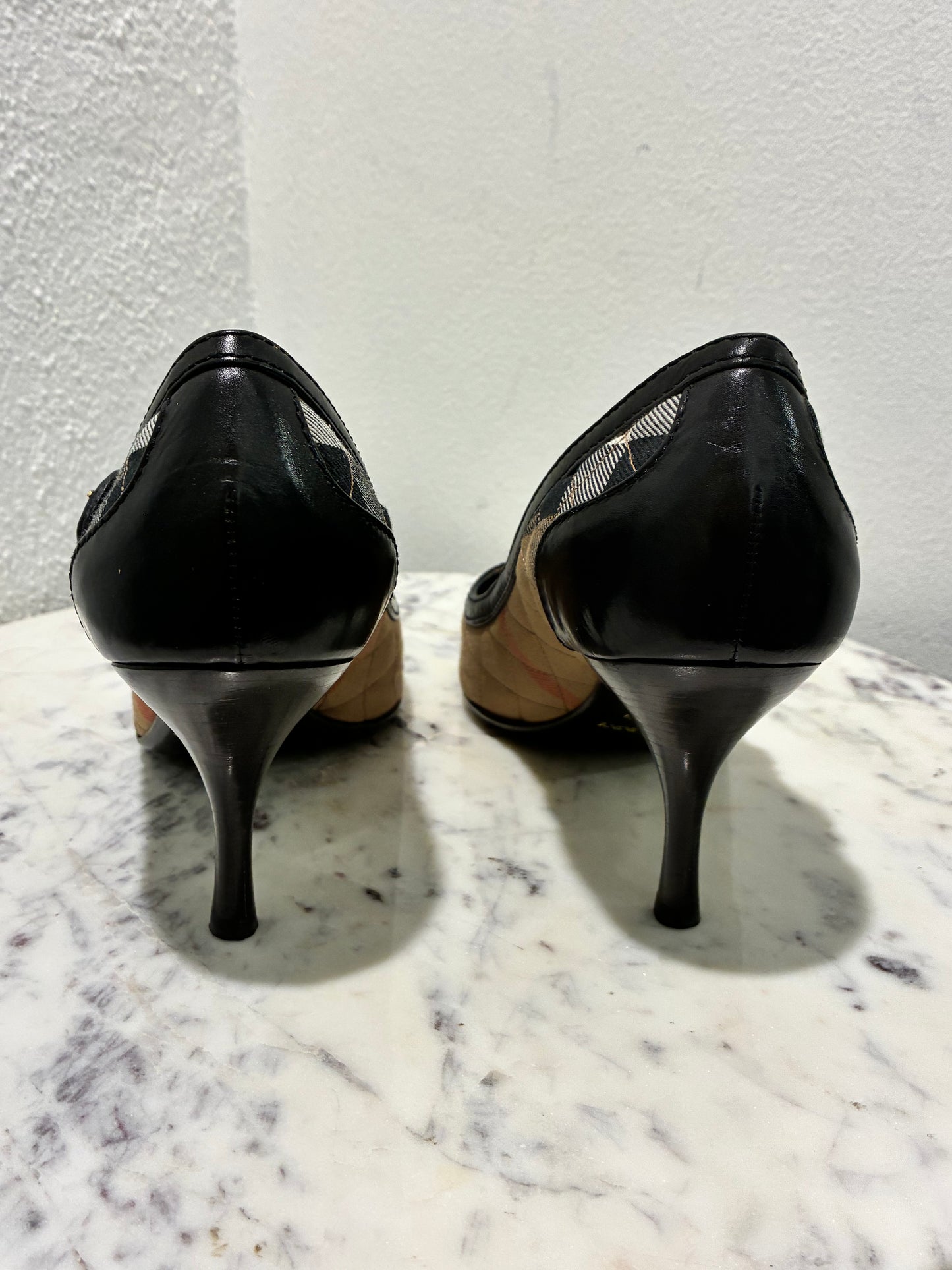 Burberry — Classic Check Pumps — EU 39