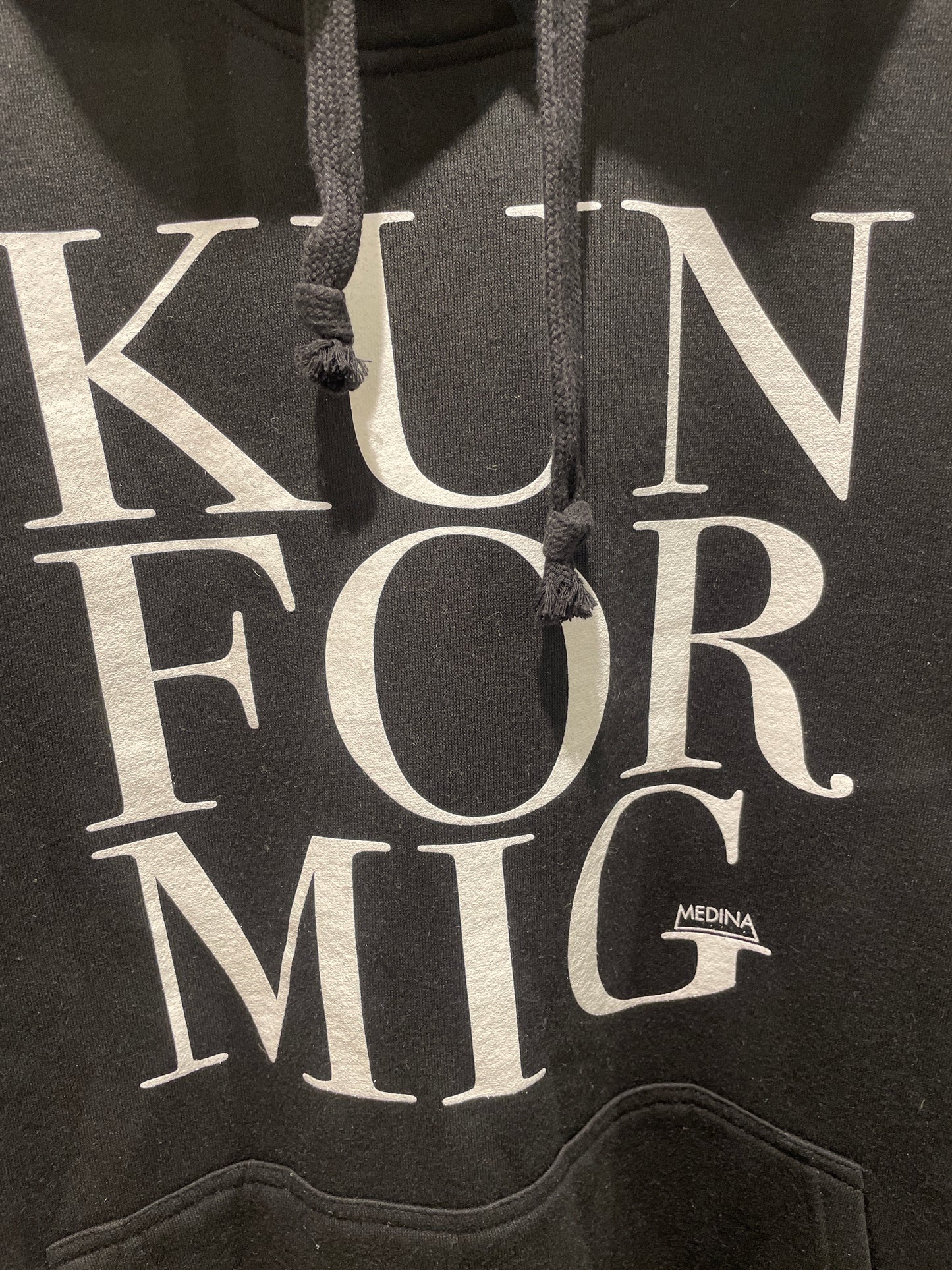KUN FOR MIG - Hoodie - Black w. white - Medinas Wardrobe - XL
