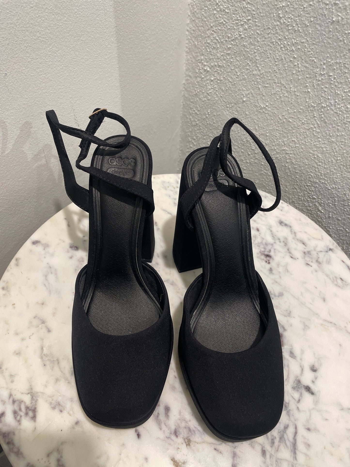 ASOS Block Heel Pumps – Size EU 39 - Medinas Wardrobe