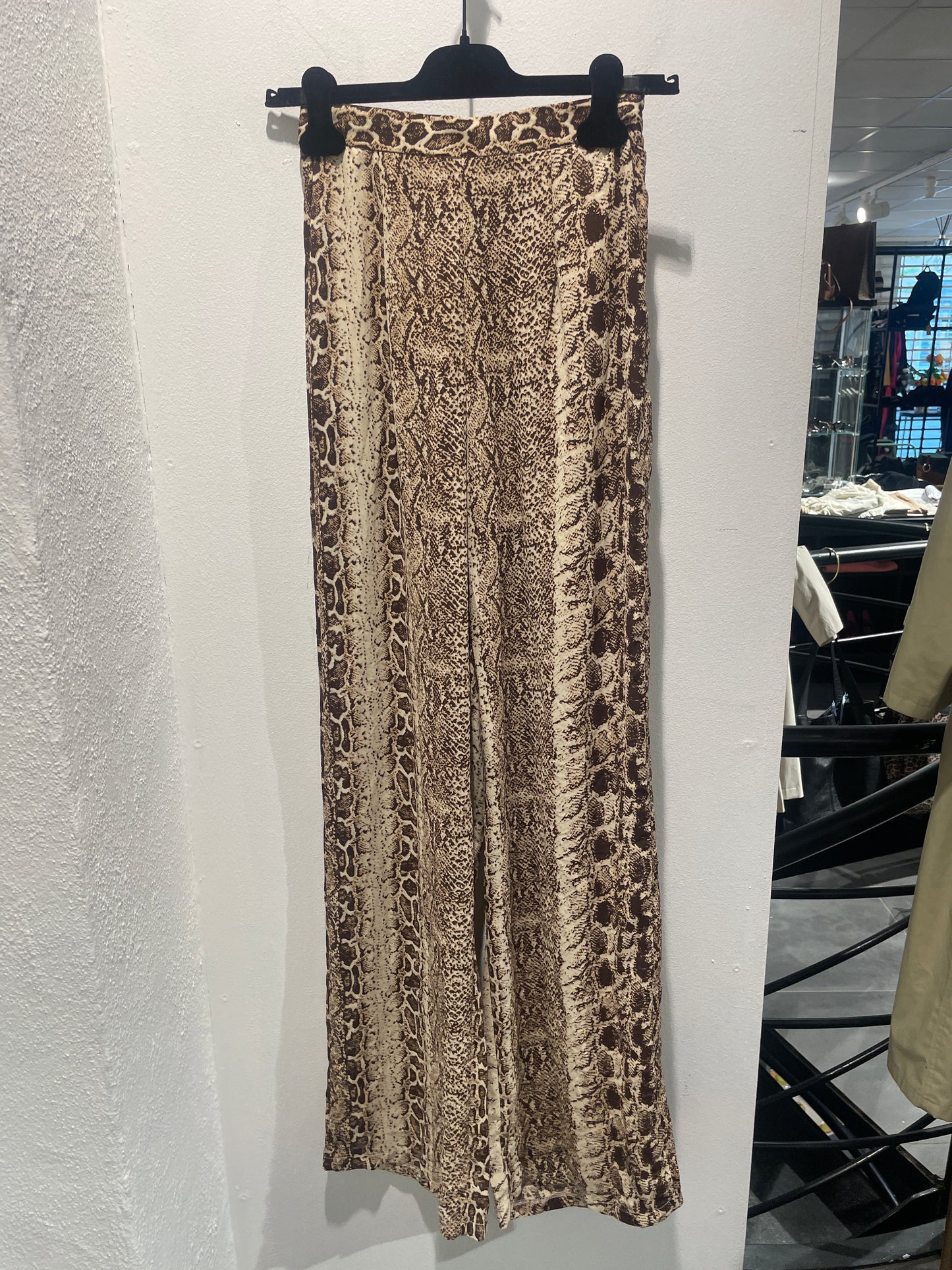Pretty Little Thing - Pants - Snakeprint - EU34 - Medinas Wardrobe