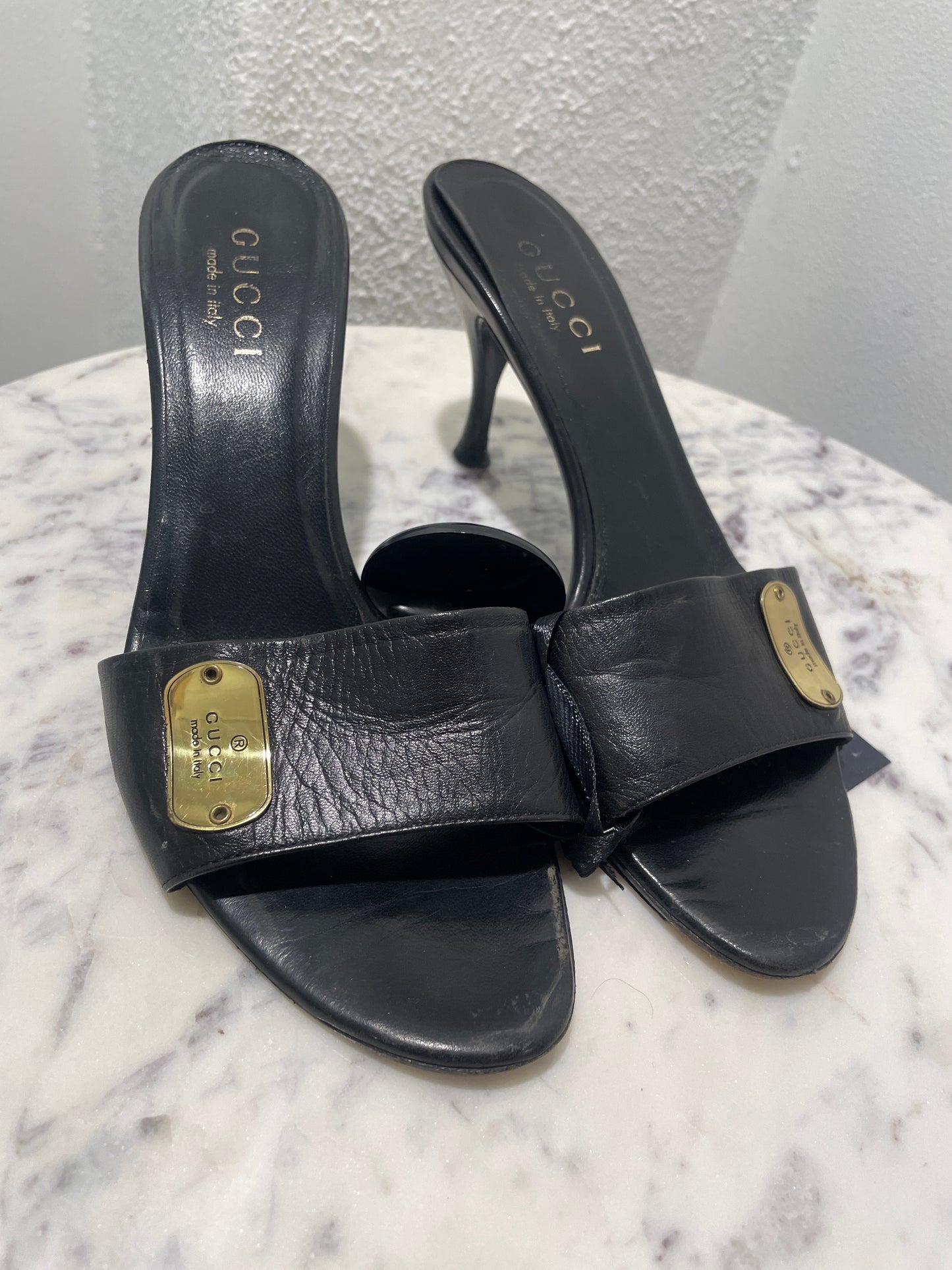 Gucci Guccissima Off-White Embossed Leather Peep-Toe Platform Pumps - 37