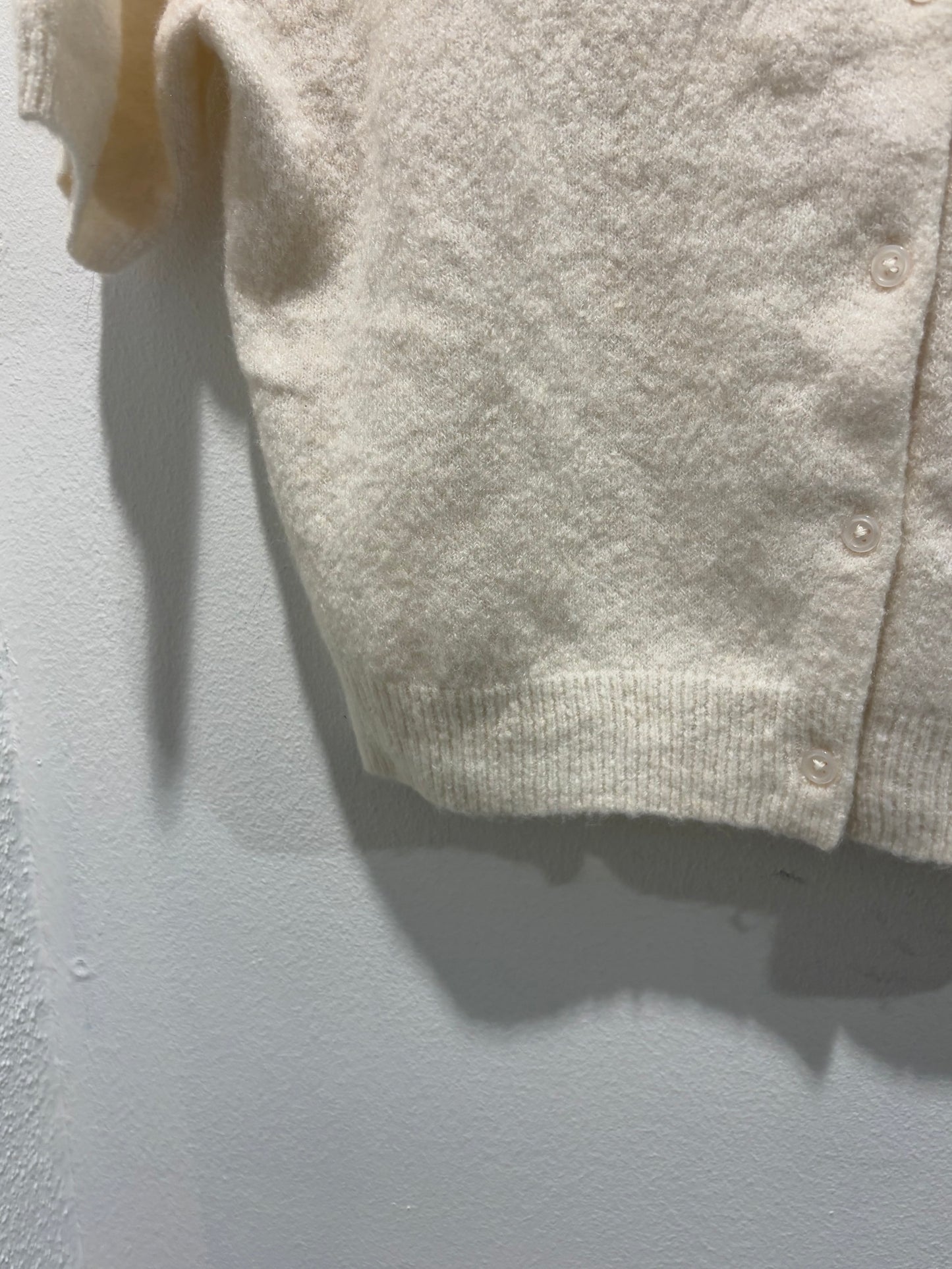 H&M - Cropped Knitted top - white w. stones - Medinas Wardrobe - M