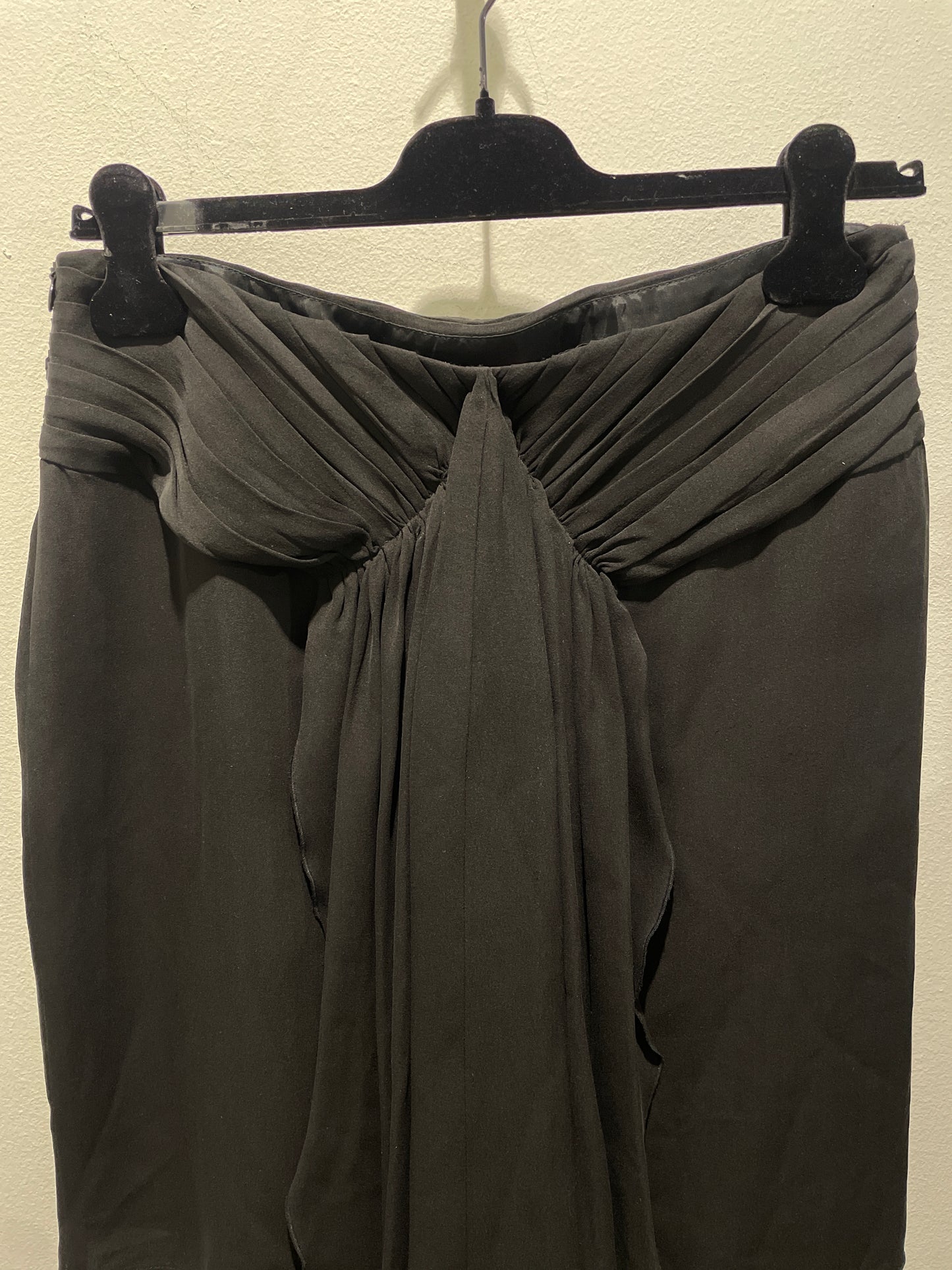 Valentino silk skirt – beautiful details on back - EU40