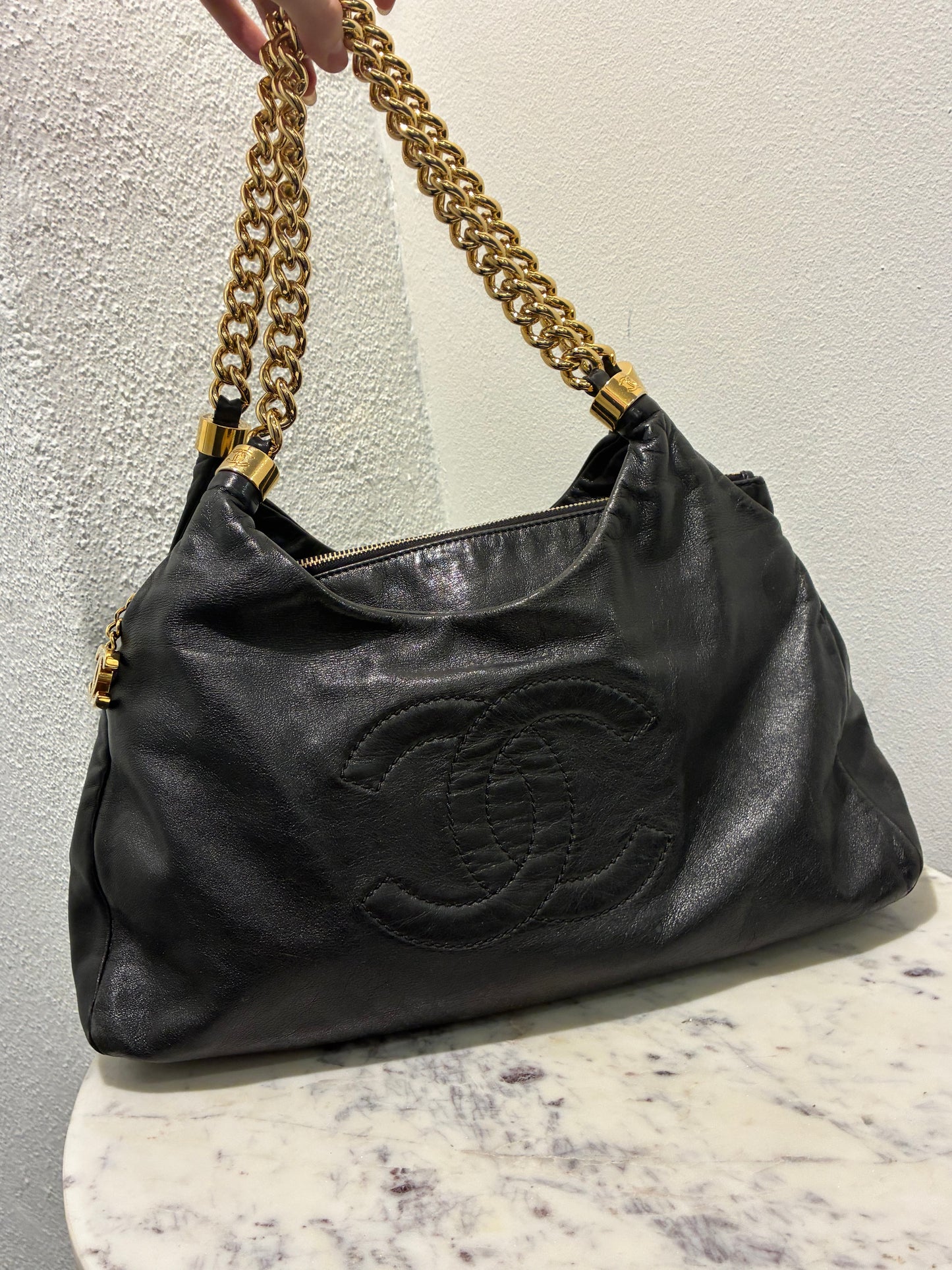 Chanel CC Chain Shoulder Bag – Black Lambskin & Gold Hardware