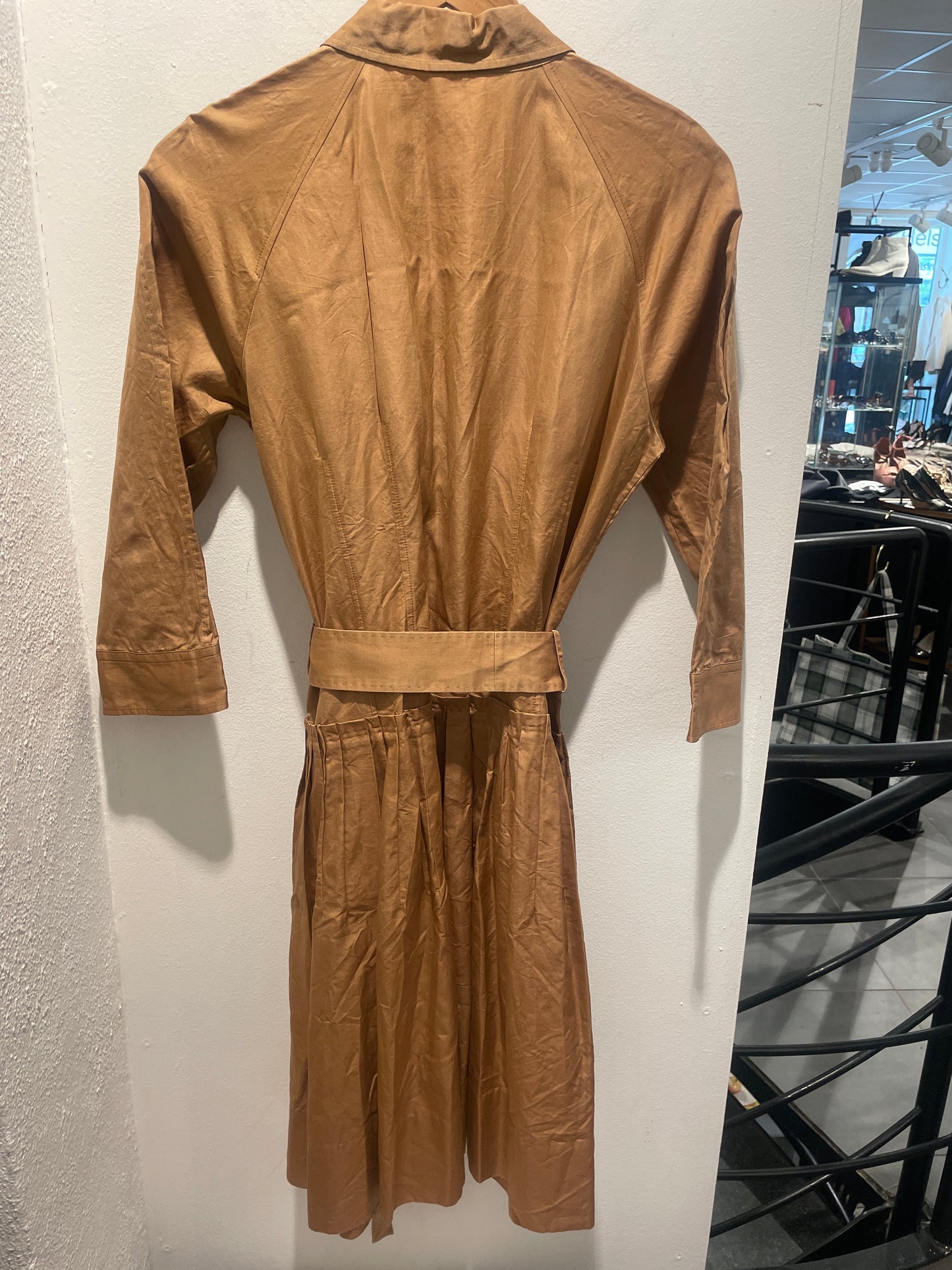 BOSS dress – Camel poplin shirtdress with tie-belt  - M