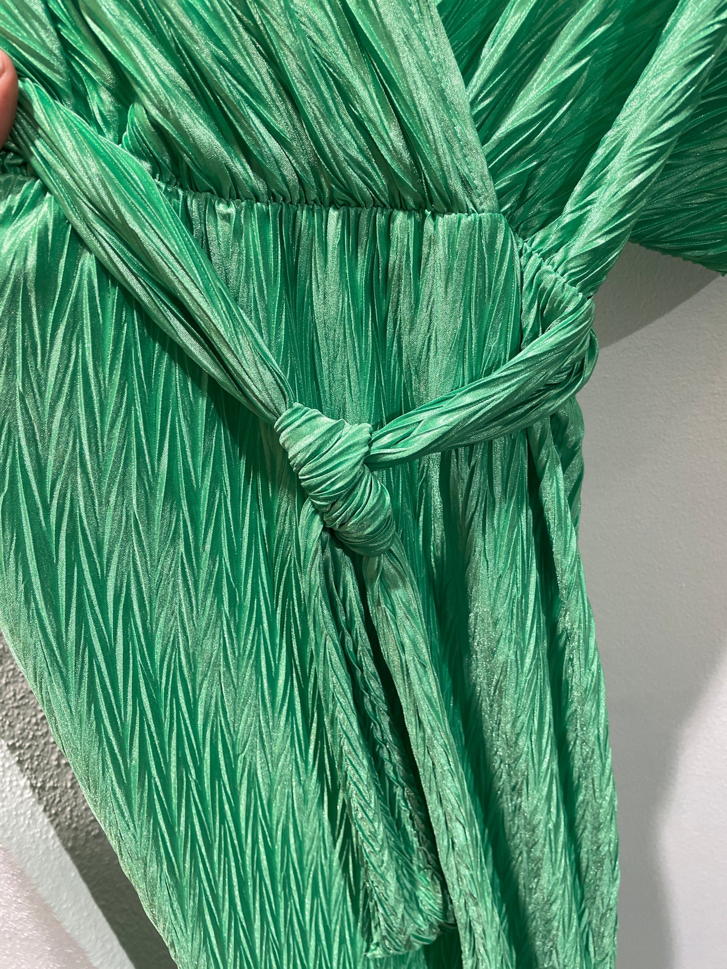 YAS Dress – Green with Tie Detail – Size Medium