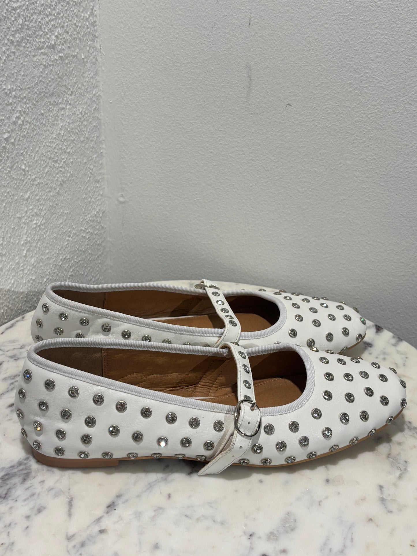 Medina x Bianco - White ballerinas w stones - 39 - Medinas Wardrobe