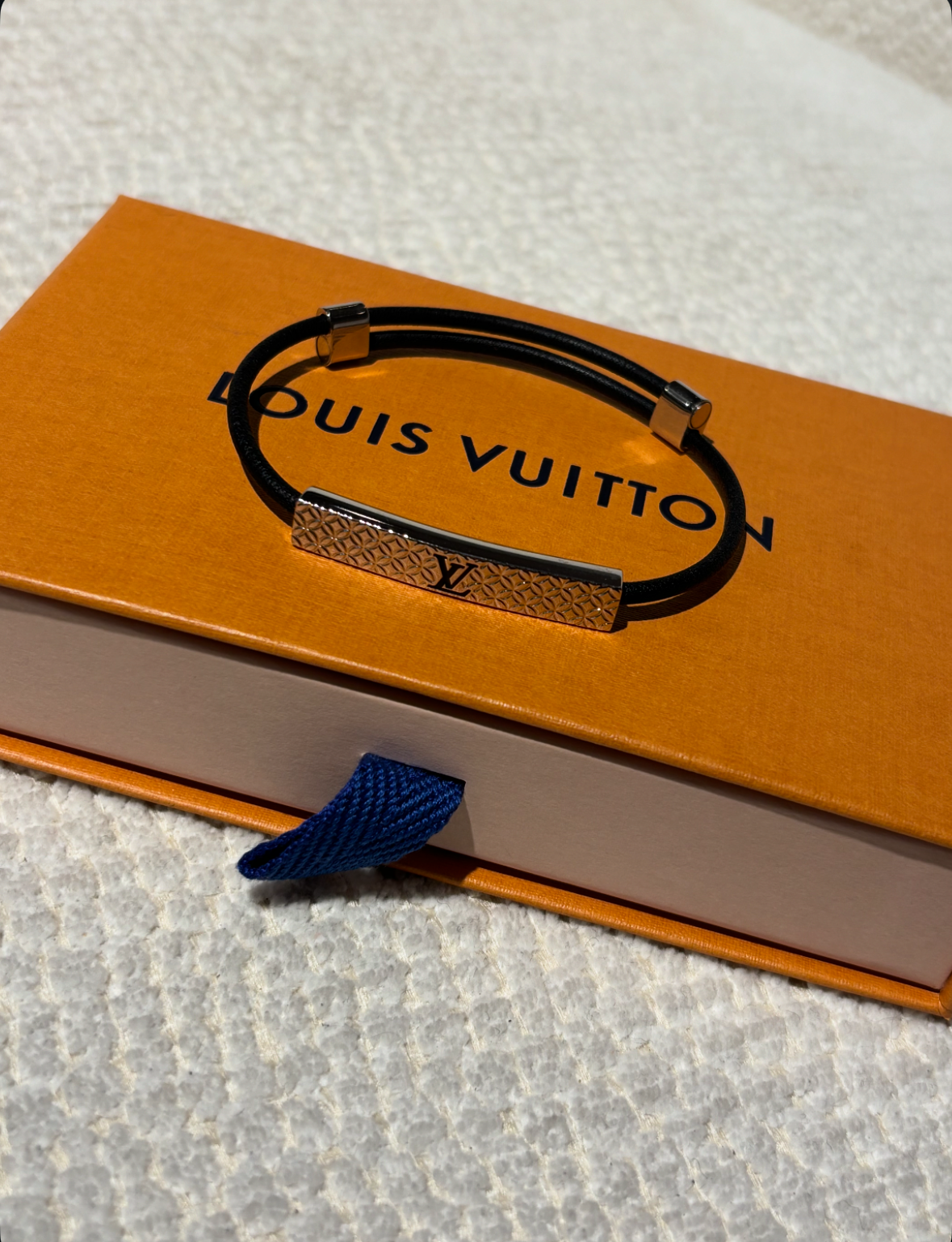 Louis Vuitton Champs-Élysées bracelet – Leather & Silver Logo