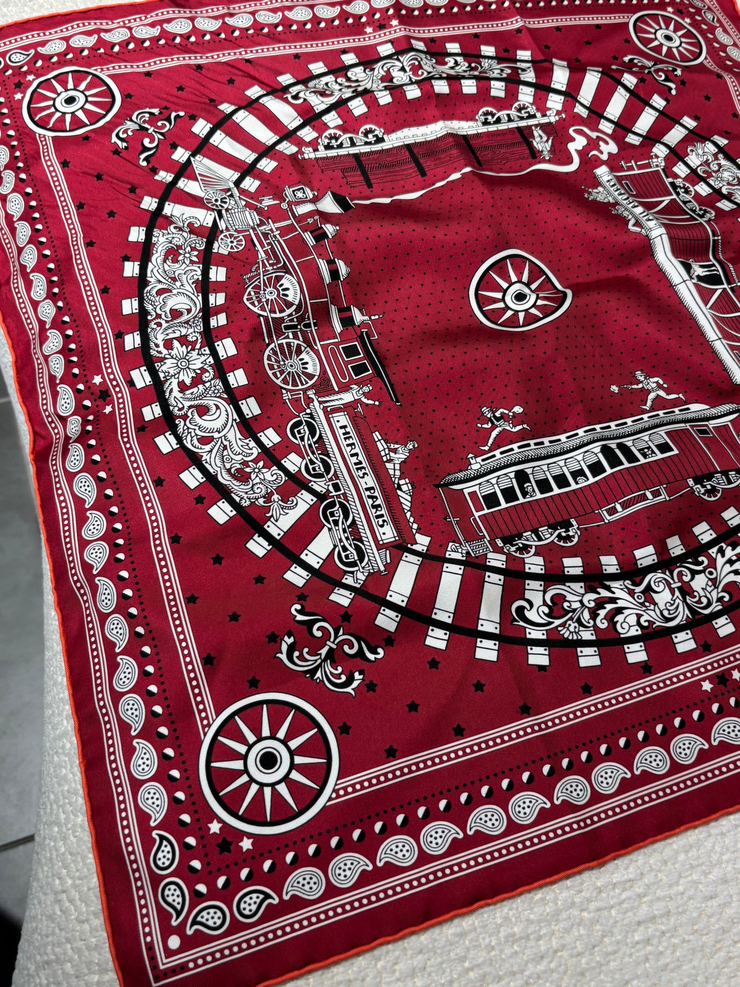 Hermés - Silk Scarf - Red & White