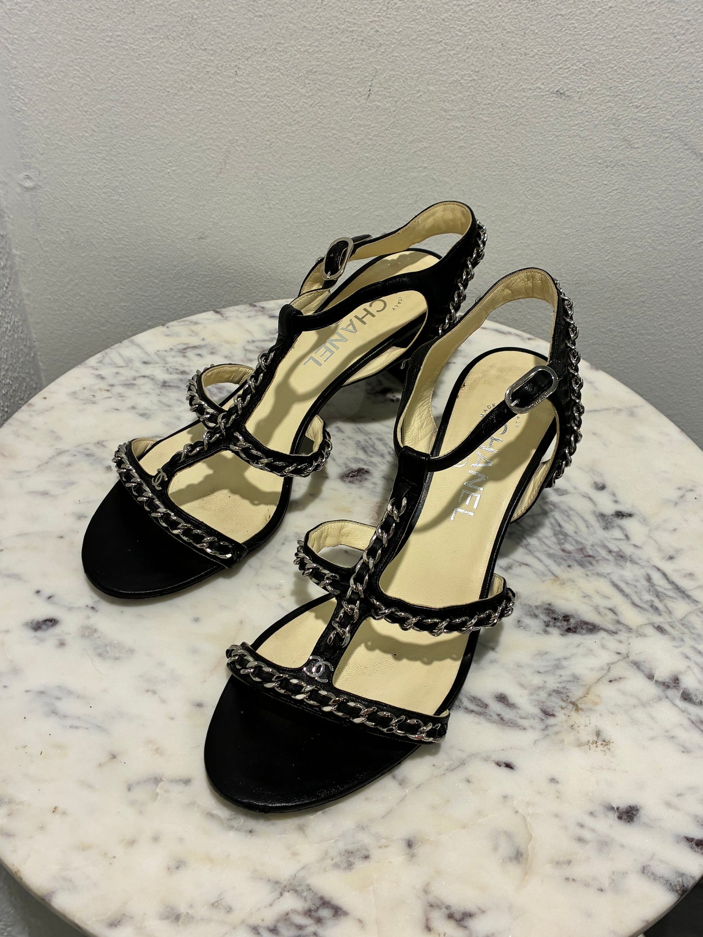 Chanel CC Chain Sandals - Leather & Silver Logos - 39,5