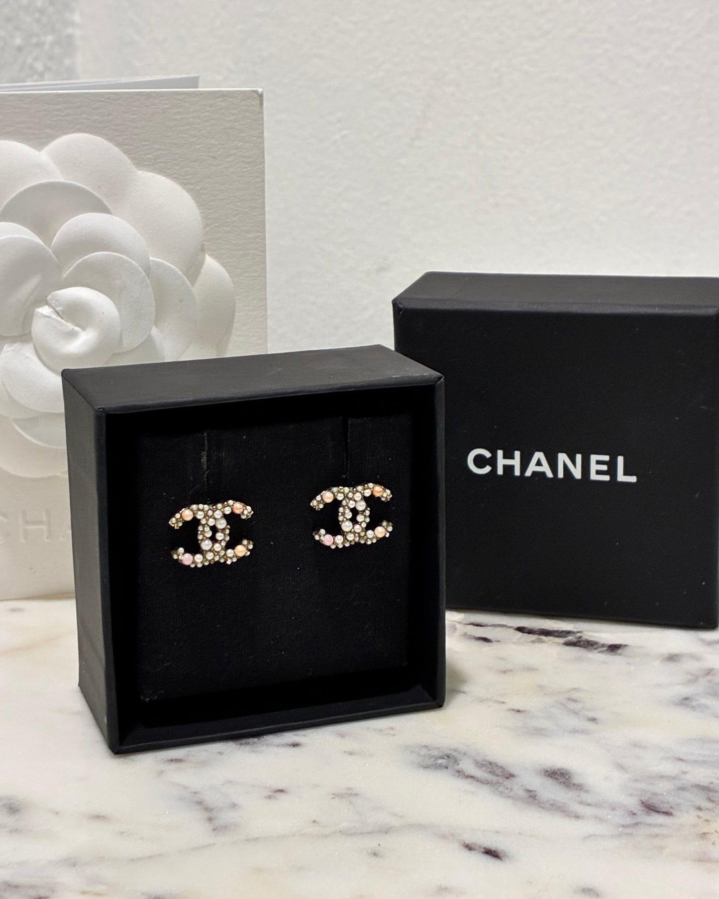 Chanel CC Earrings – Pearls & Pink Details