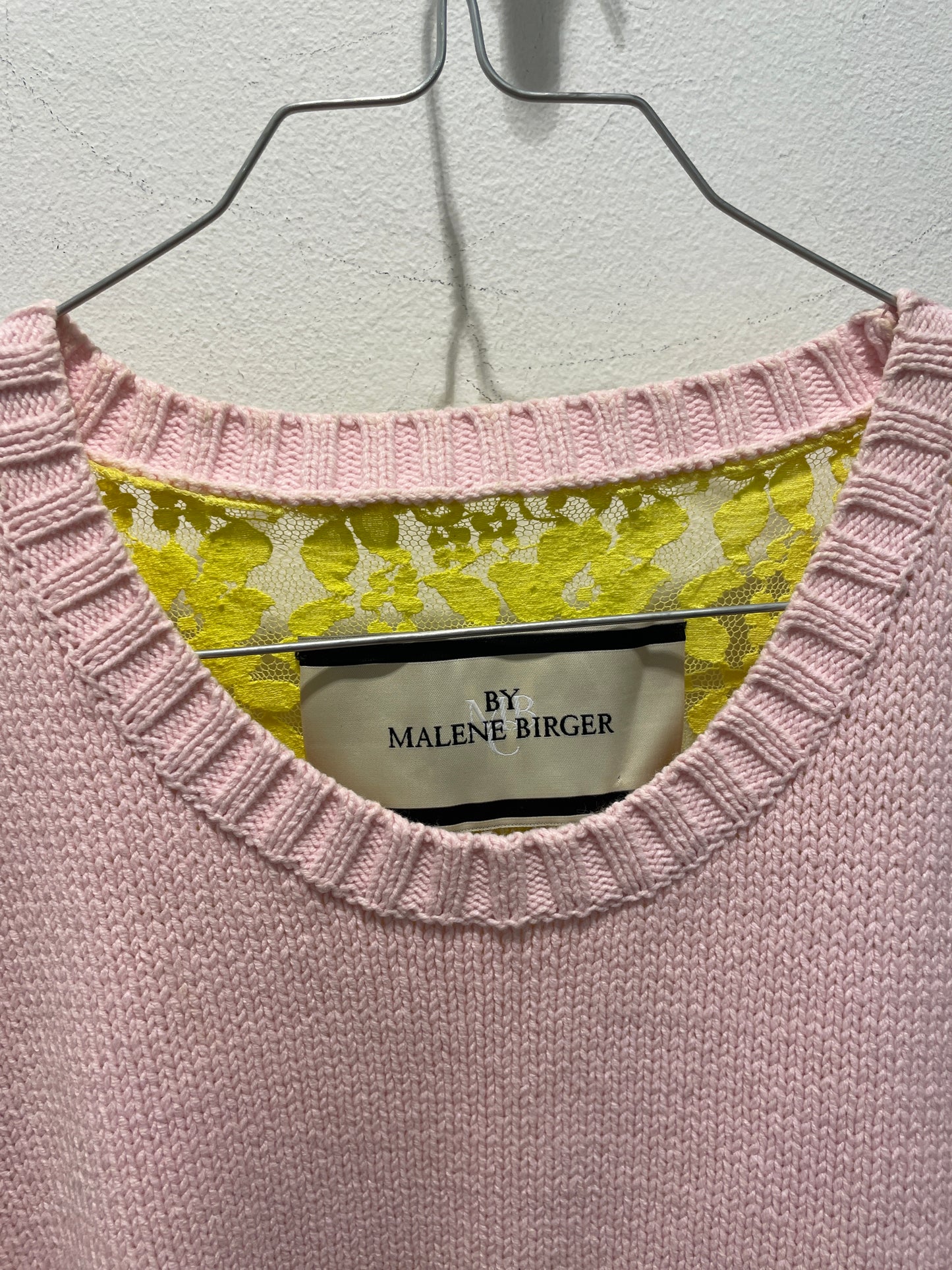 Malene Birger Short-Sleeve Knit with Lace Back – Pink/Yellow - Boxy M