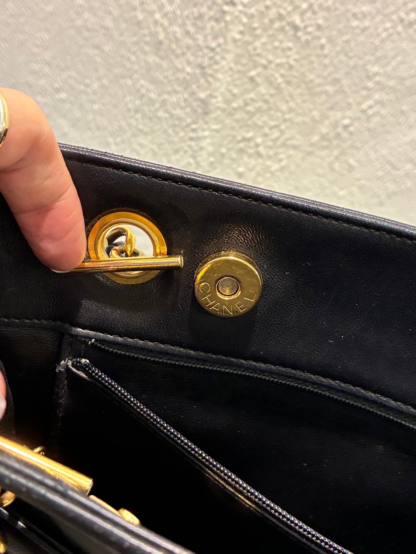 Chanel Vintage Tote - CC Logo - Black Lambskin & 24K Gold Hardware