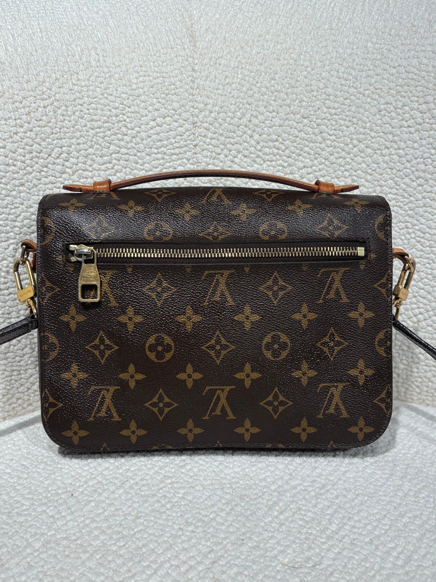 Louis Vuitton Pochette Métis – Brown Iconic Monogram leather
