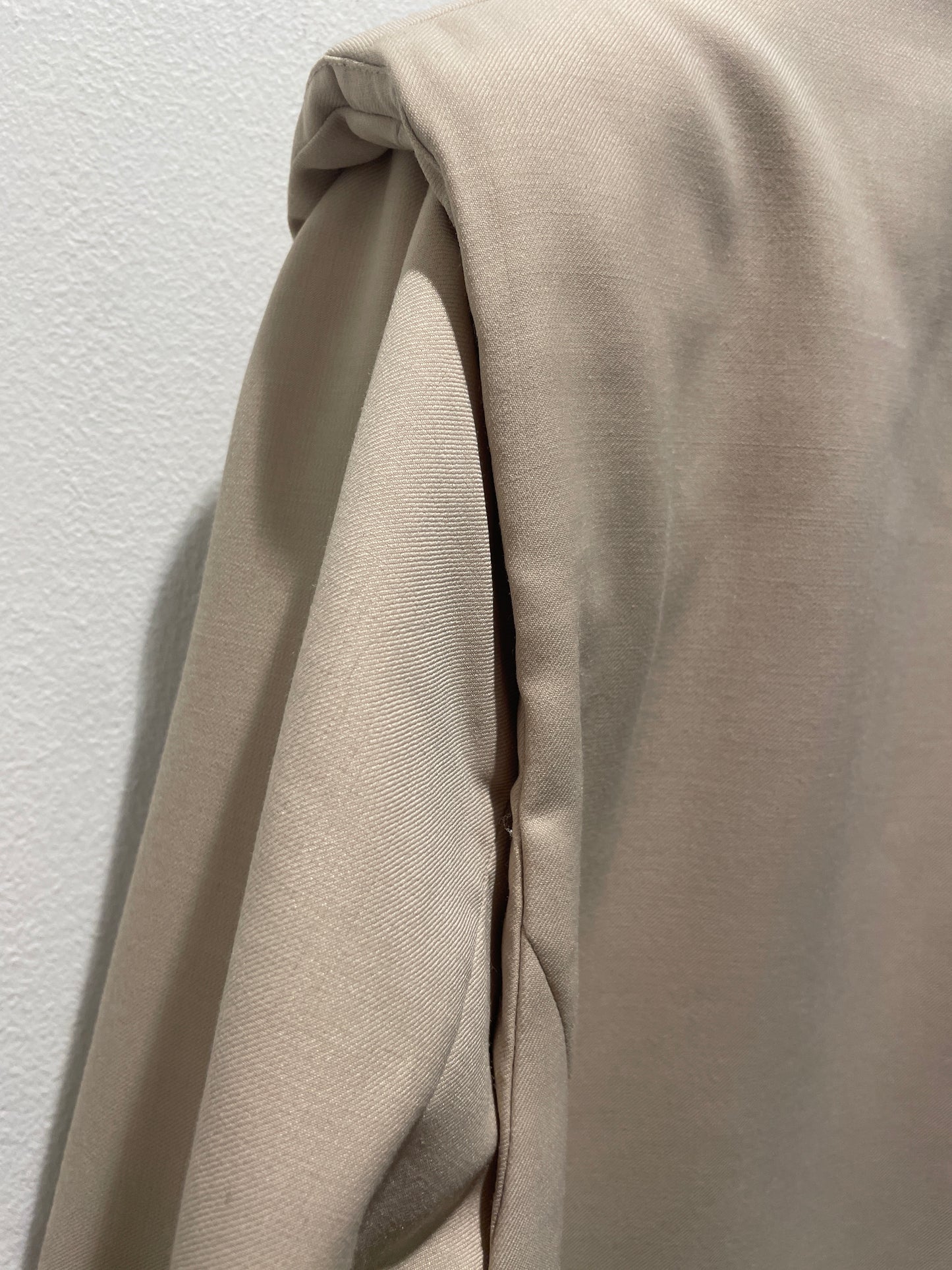 Exclusive Double-Breasted Blazer with Structured Shoulder Detail – Beige - EU42