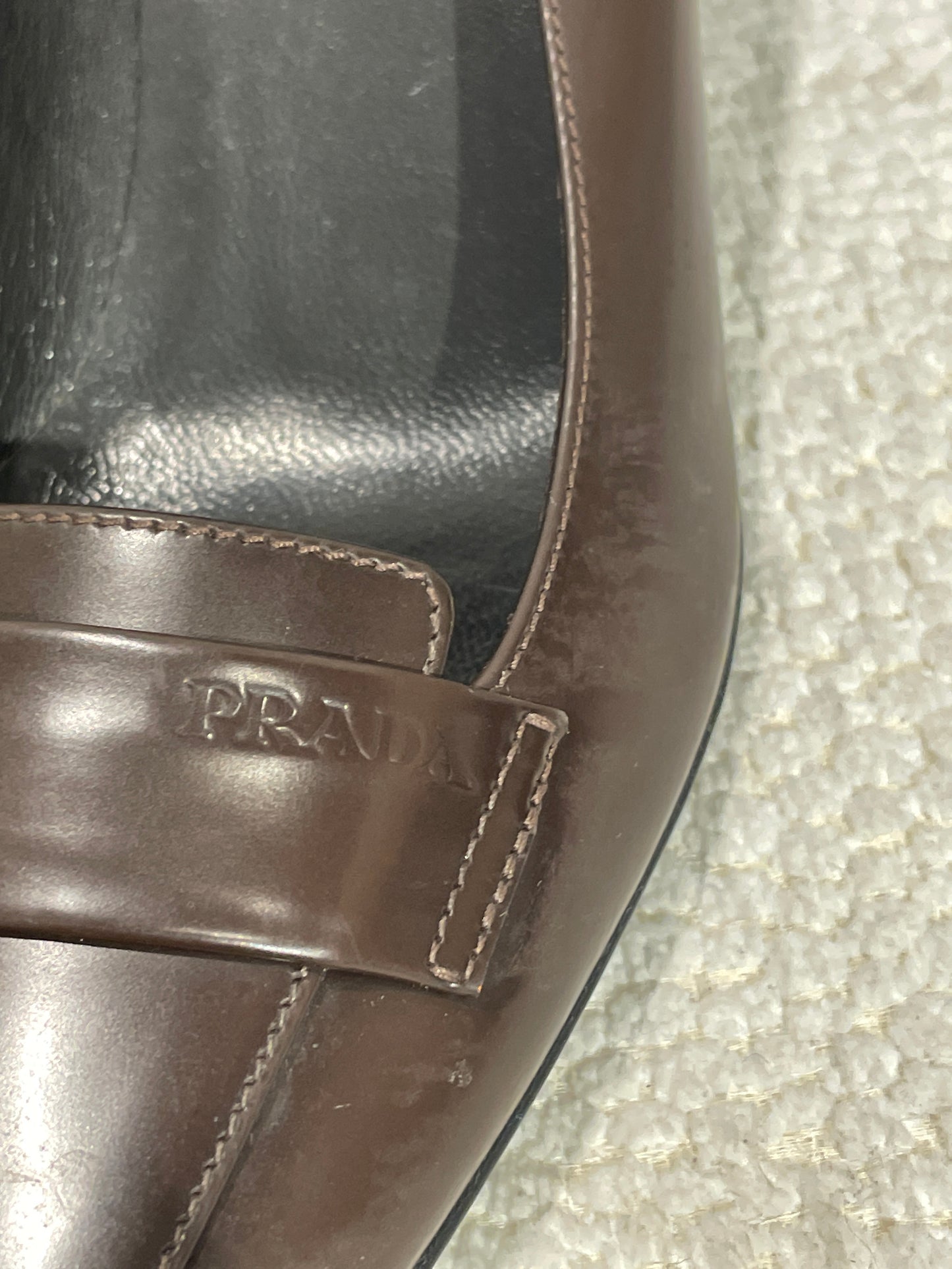 Prada Heels – Brown Patent leather - w. logo - 37,5