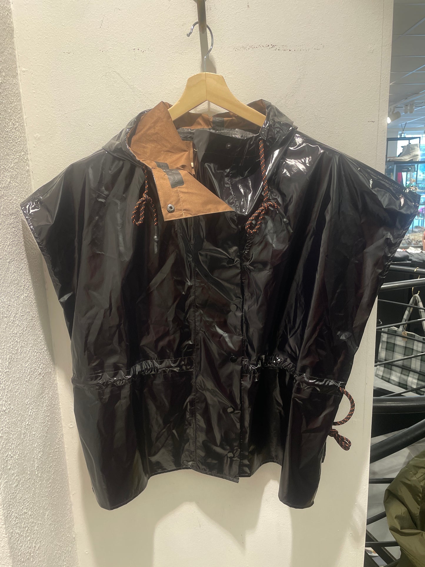 DAY - Exclusive Rain Vest / Poncho in Black Patent Look with Cognac Lining - One Size