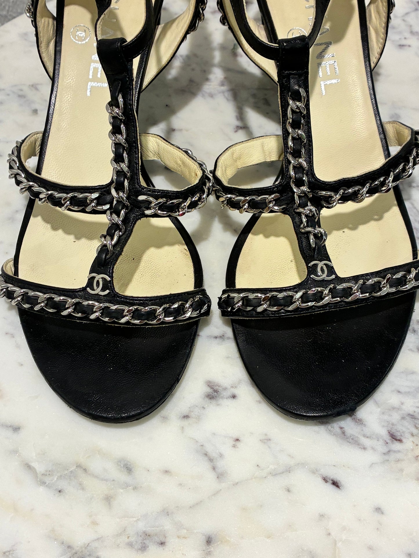 Chanel CC Chain Sandals - Leather & Silver Logos - 39,5