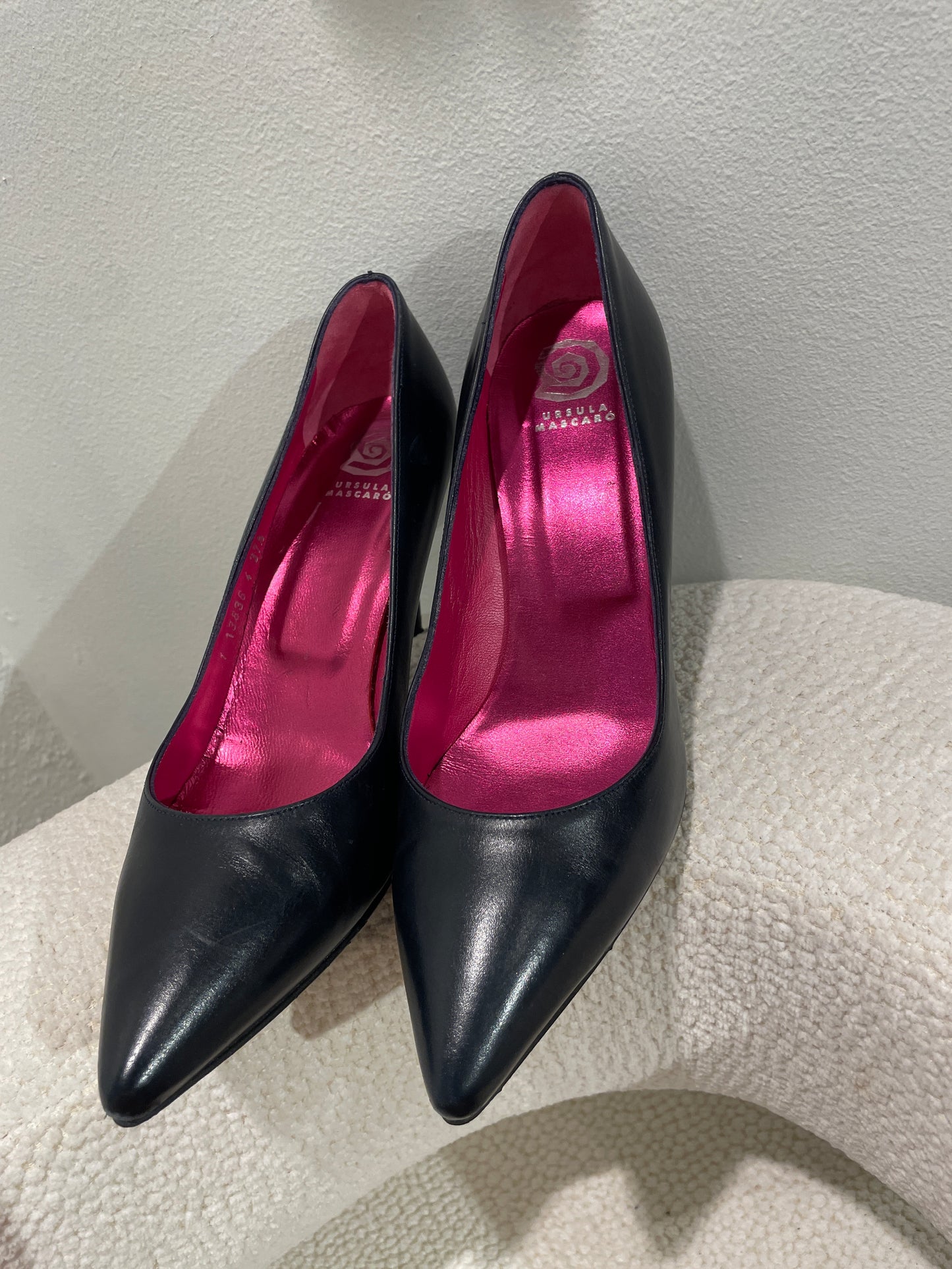 Ursula Mascaro – heels / pumps - deep navy blue - 37,5