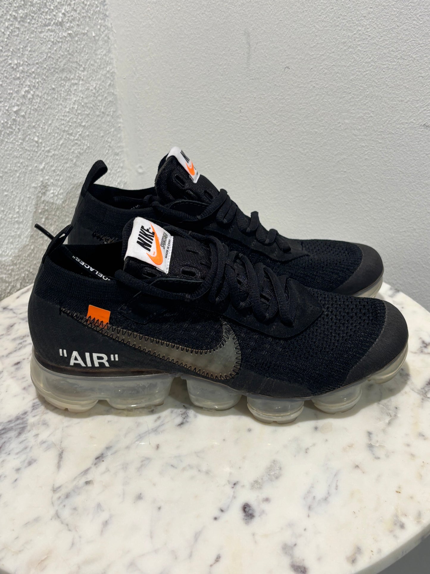 Nike Air VaporMax x Off-White Black - EU40 - Medinas Wardrobe