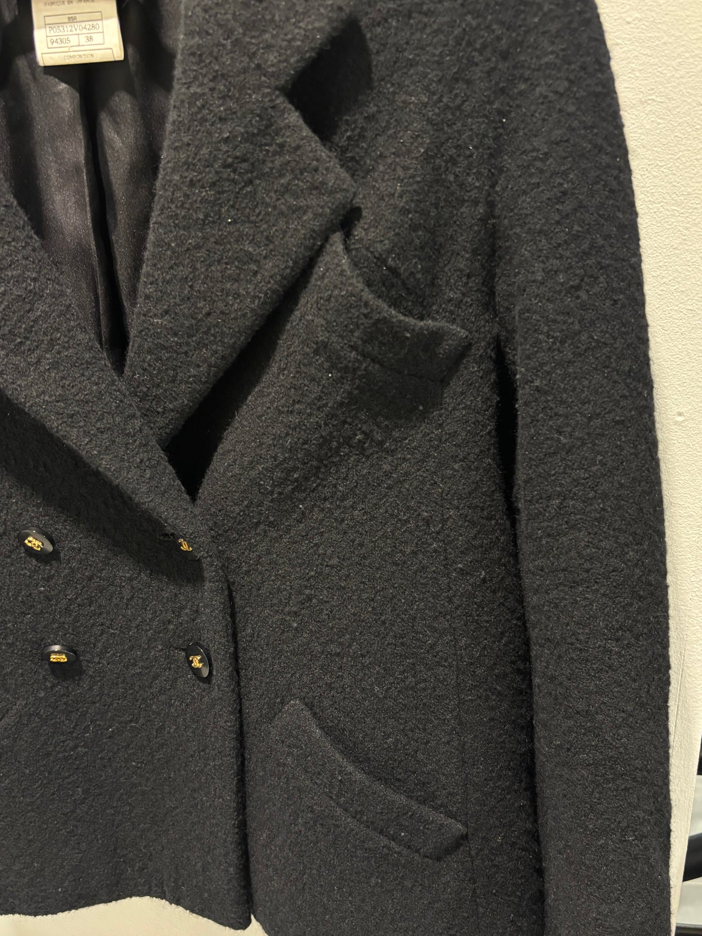 Chanel - Bouclejacket - black with  gold logo bottons - Medinas Wardrobe - EU36